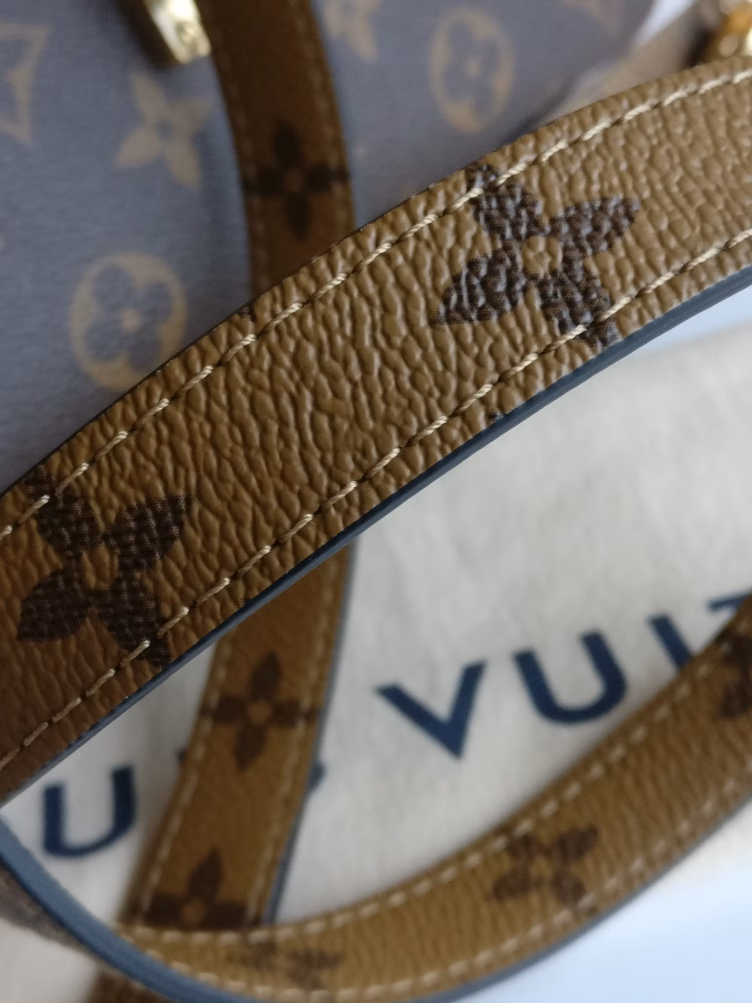 Louis Vuitton Pochette Metis Reverse Monogram