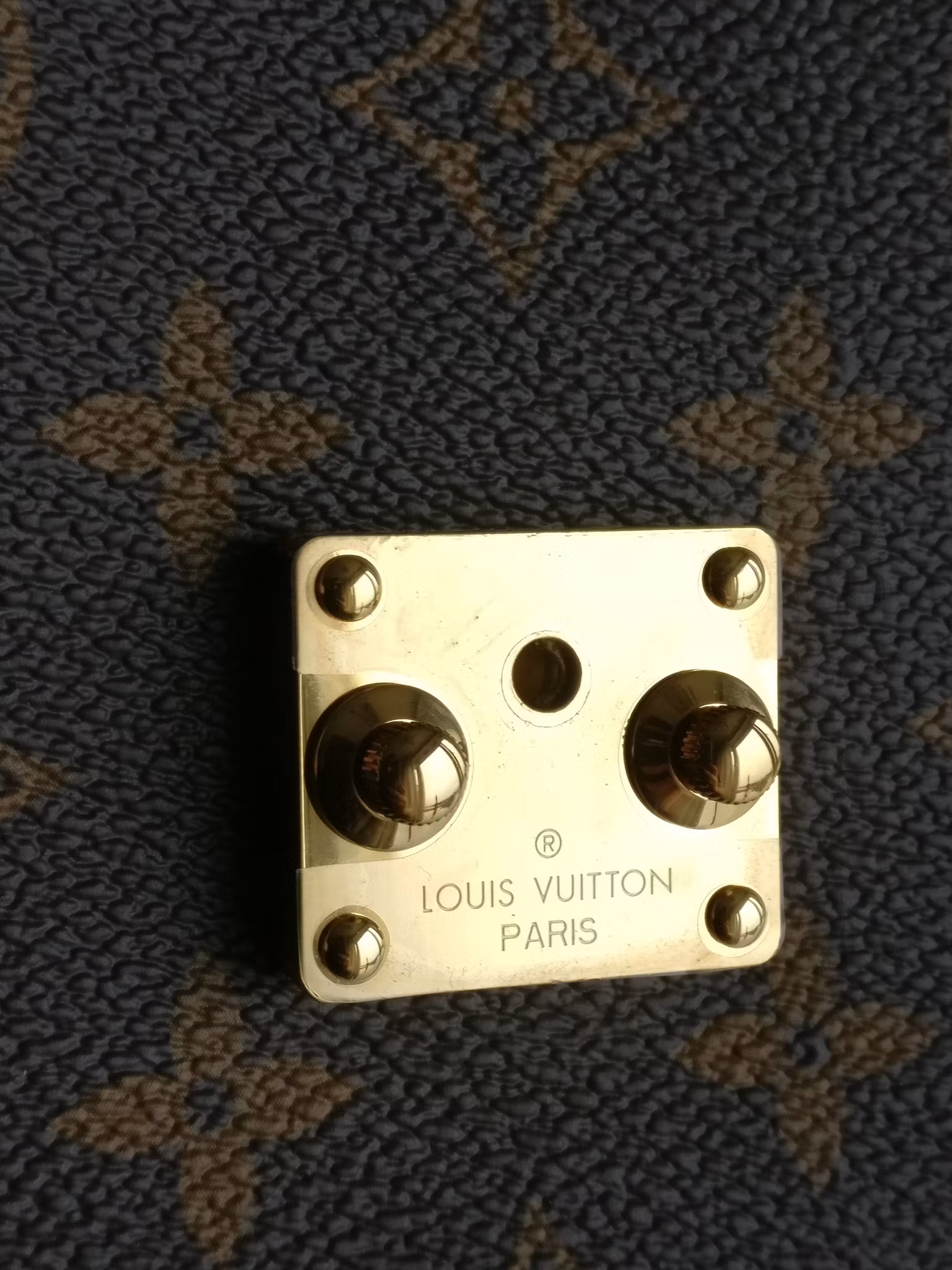 Louis Vuitton Pochette Metis Reverse Monogram