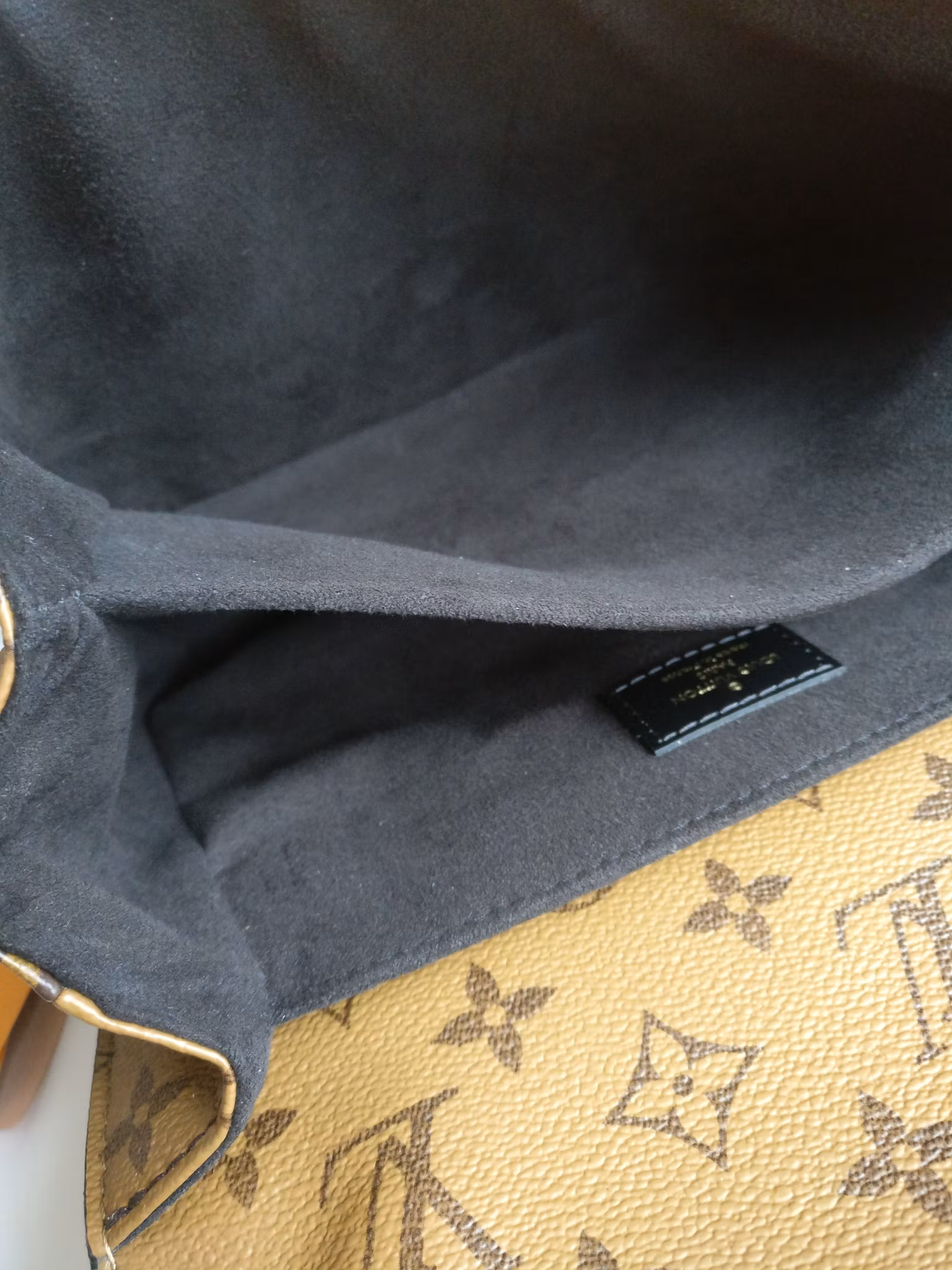 Louis Vuitton Pochette Metis Reverse Monogram