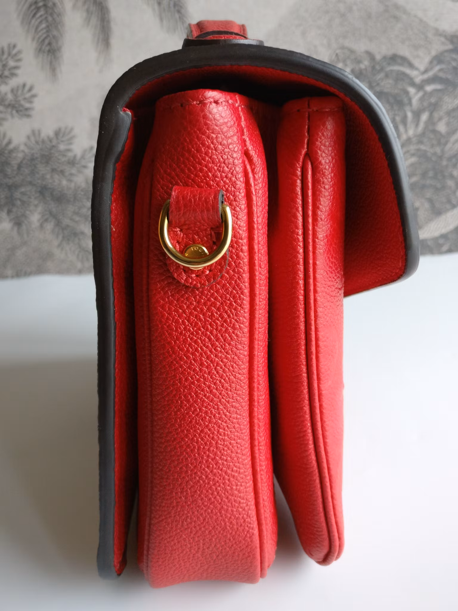 Louis Vuitton Pochette Metis Scarlet Red