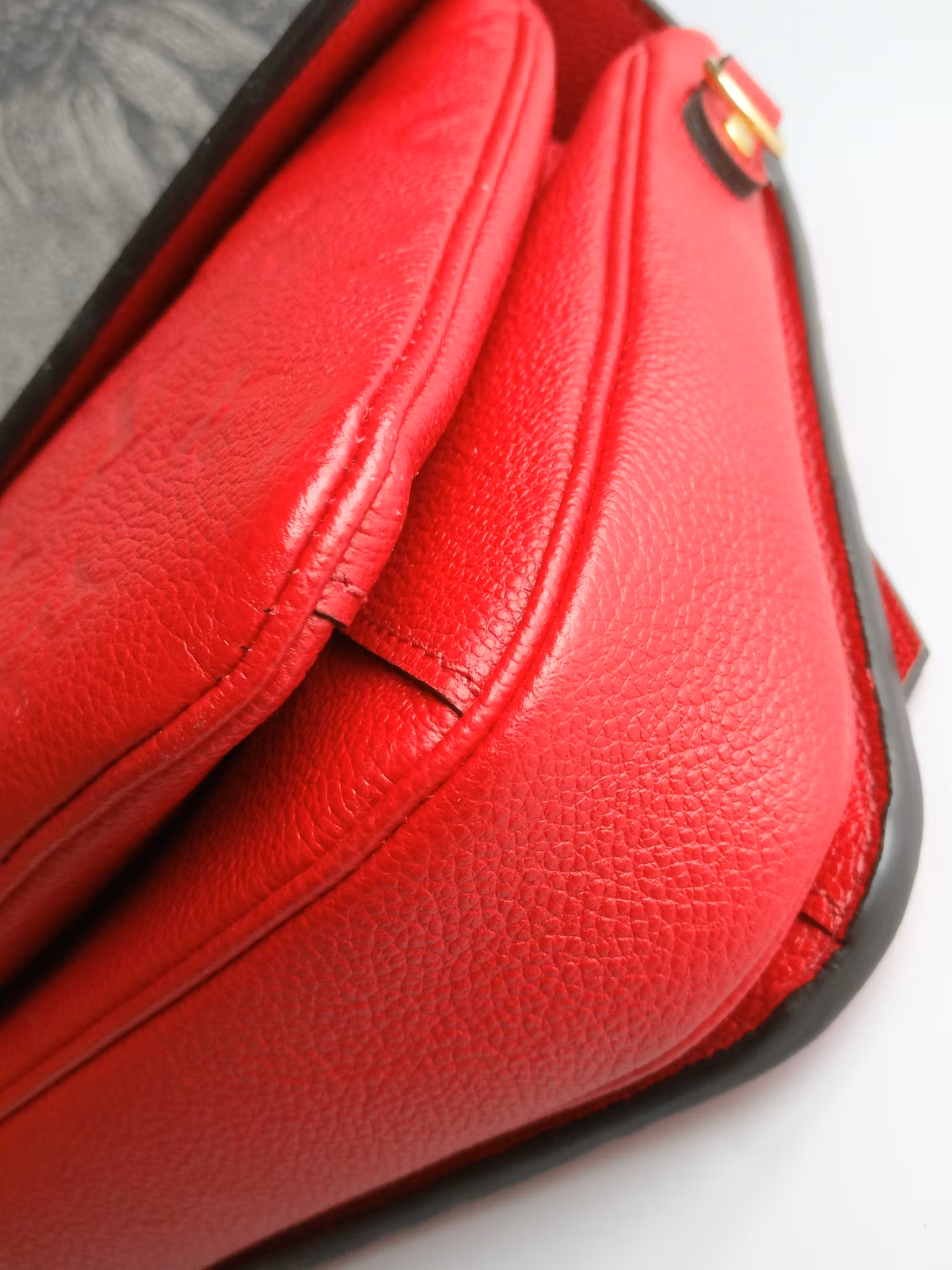 Louis Vuitton Pochette Metis Scarlet Red