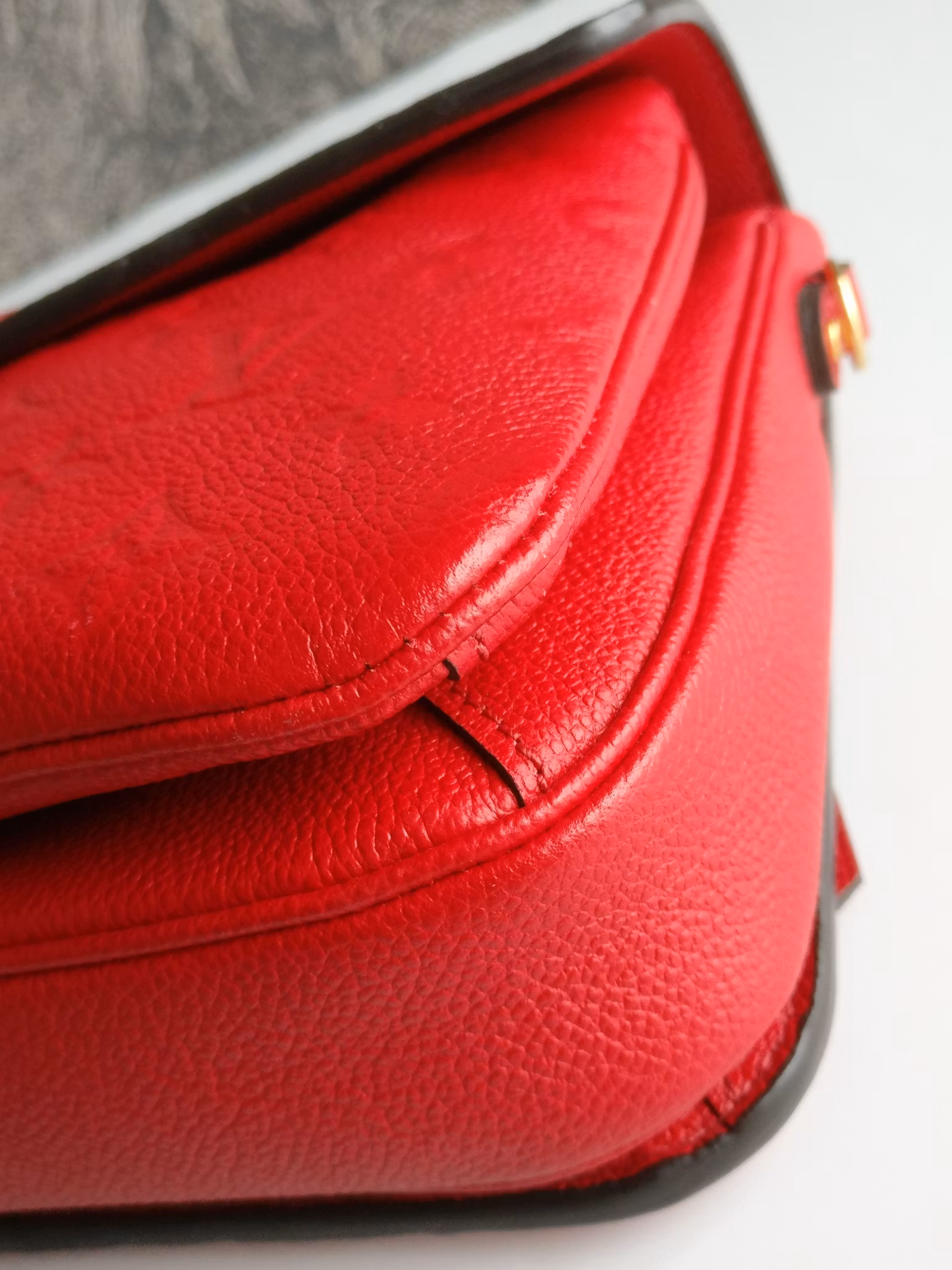 Louis Vuitton Pochette Metis Scarlet Red