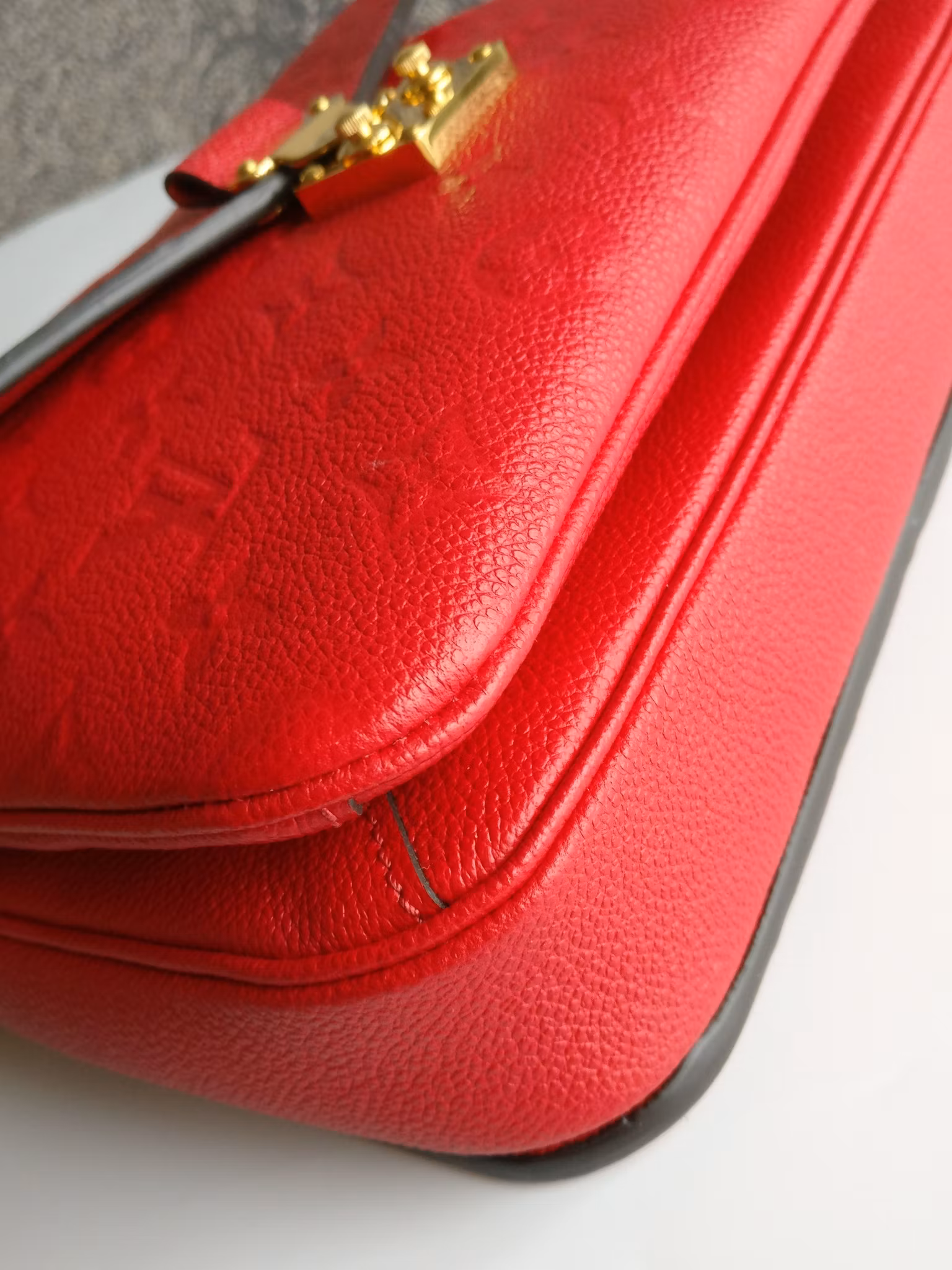Louis Vuitton Pochette Metis Scarlet Red