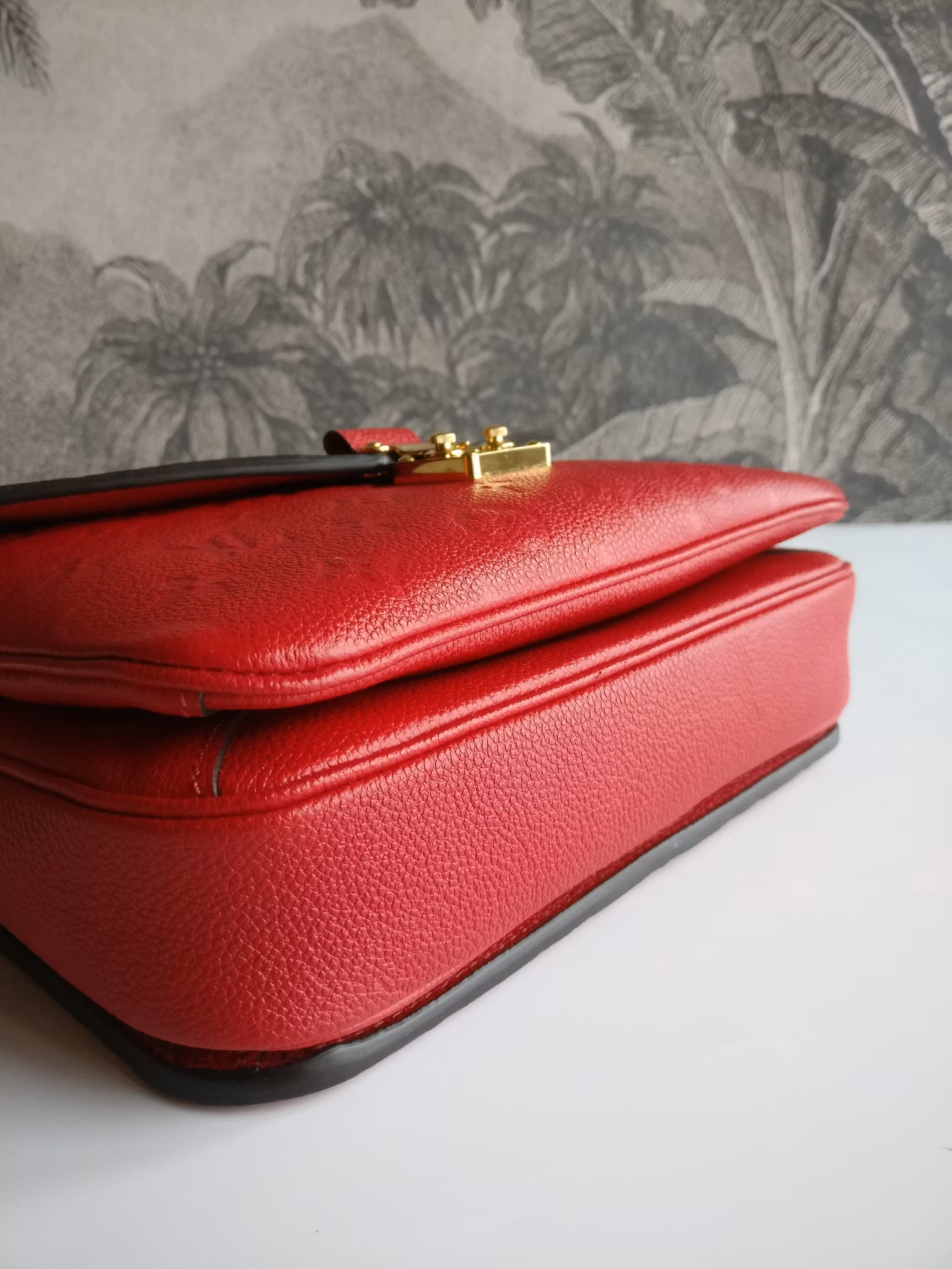 Louis Vuitton Pochette Metis Scarlet Red