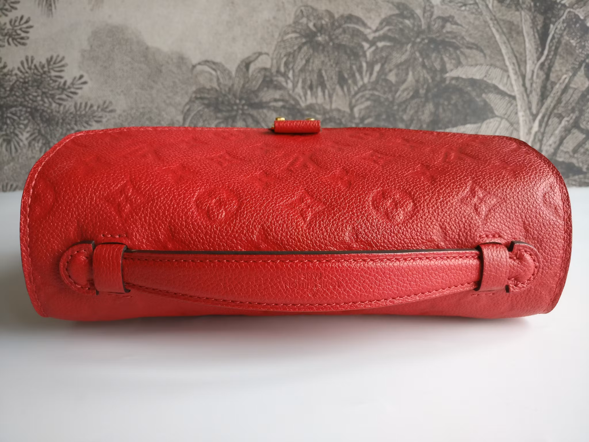 Louis Vuitton Pochette Metis Scarlet Red