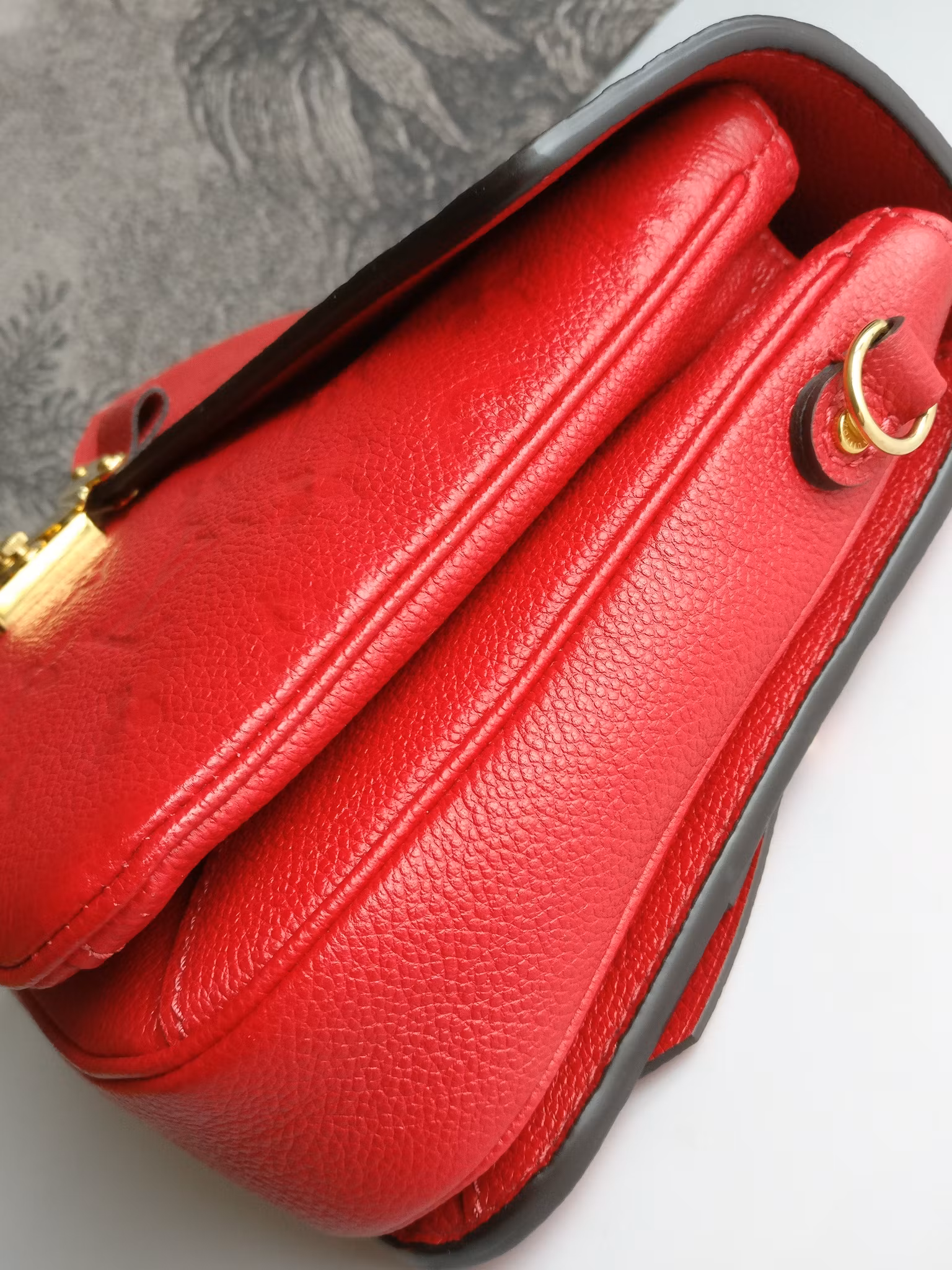 Louis Vuitton Pochette Metis Scarlet Red