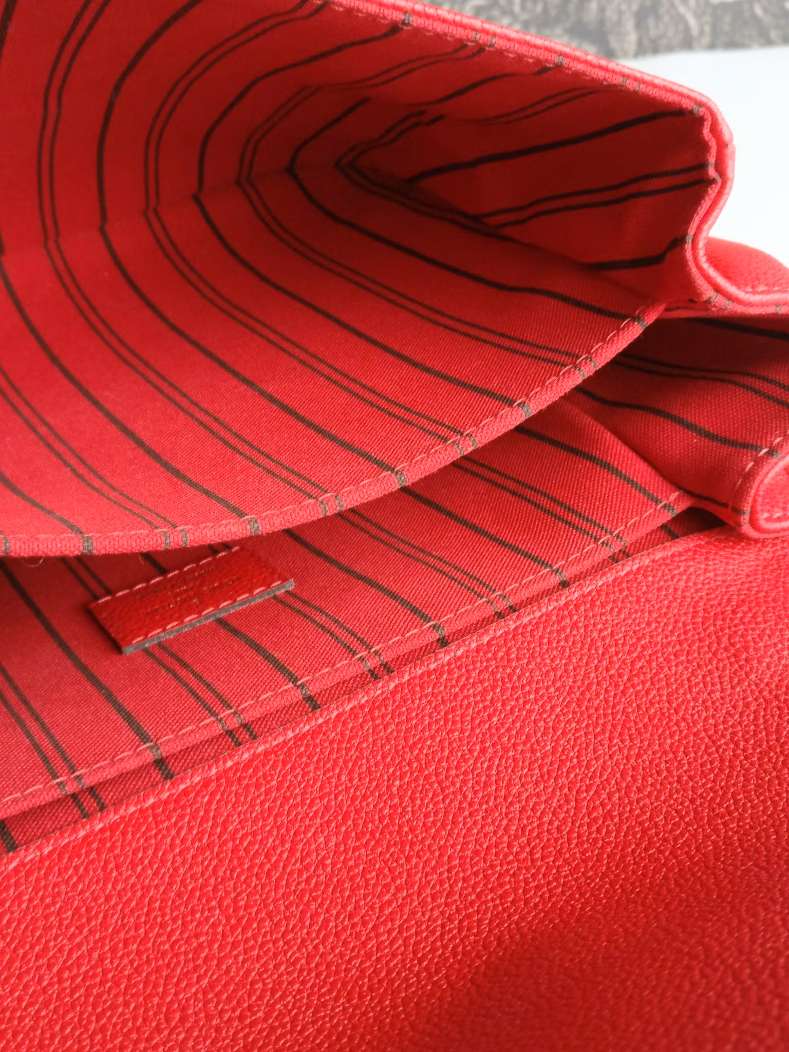 Louis Vuitton Pochette Metis Scarlet Red