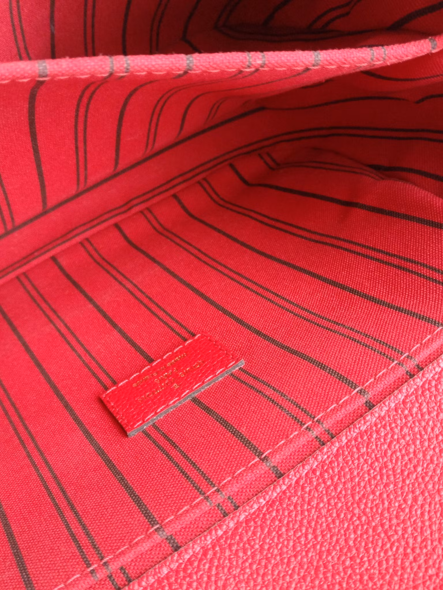 Louis Vuitton Pochette Metis Scarlet Red
