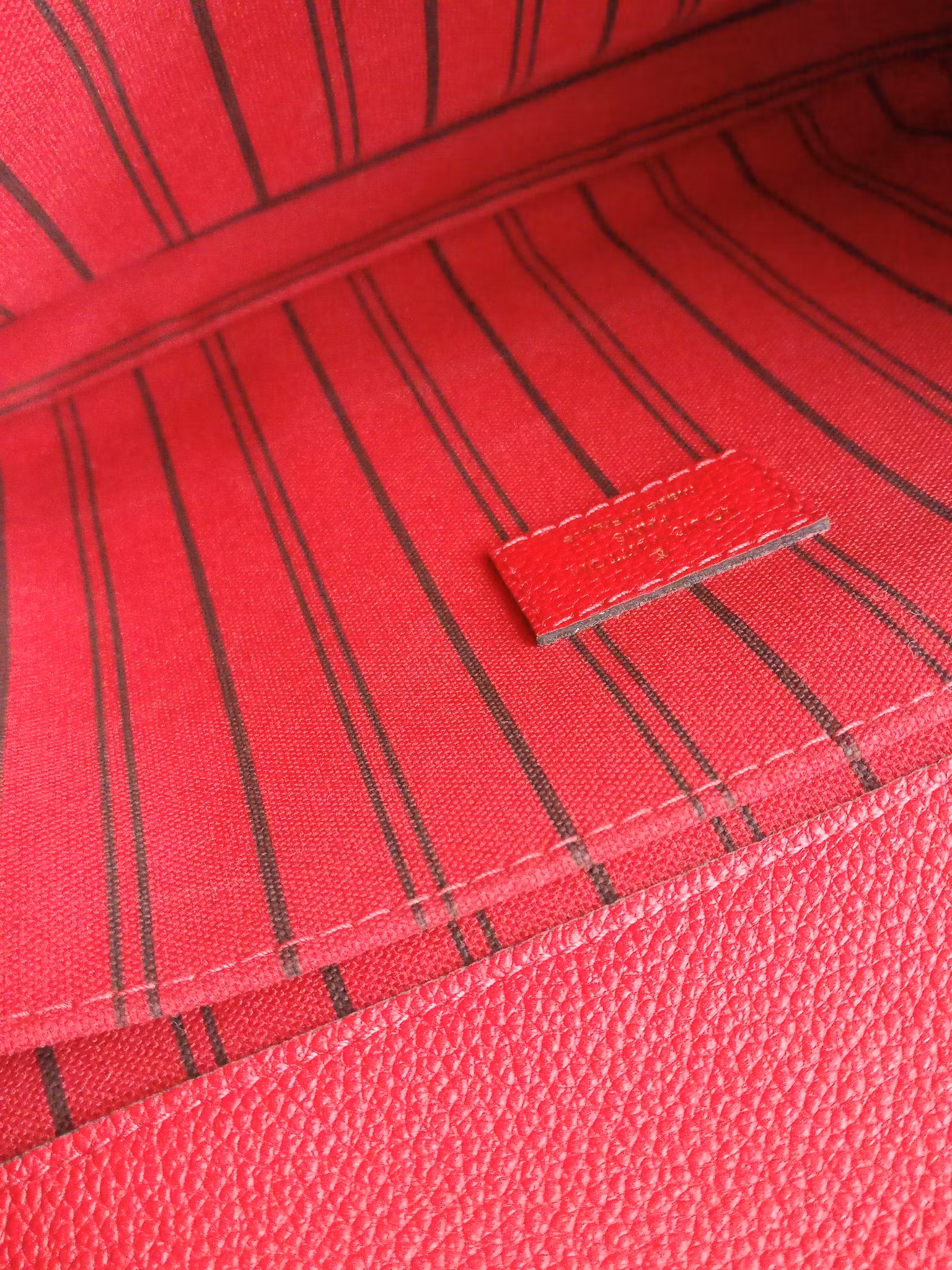 Louis Vuitton Pochette Metis Scarlet Red