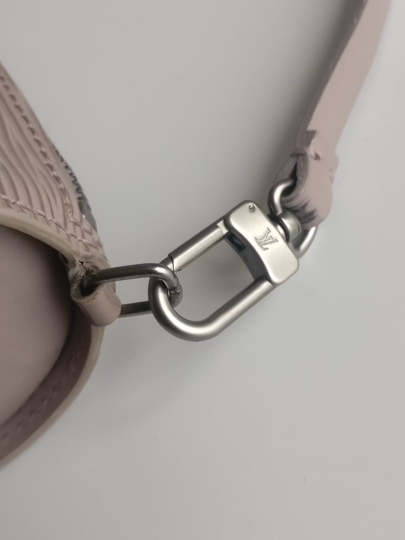 Louis Vuitton Soufflot pochette