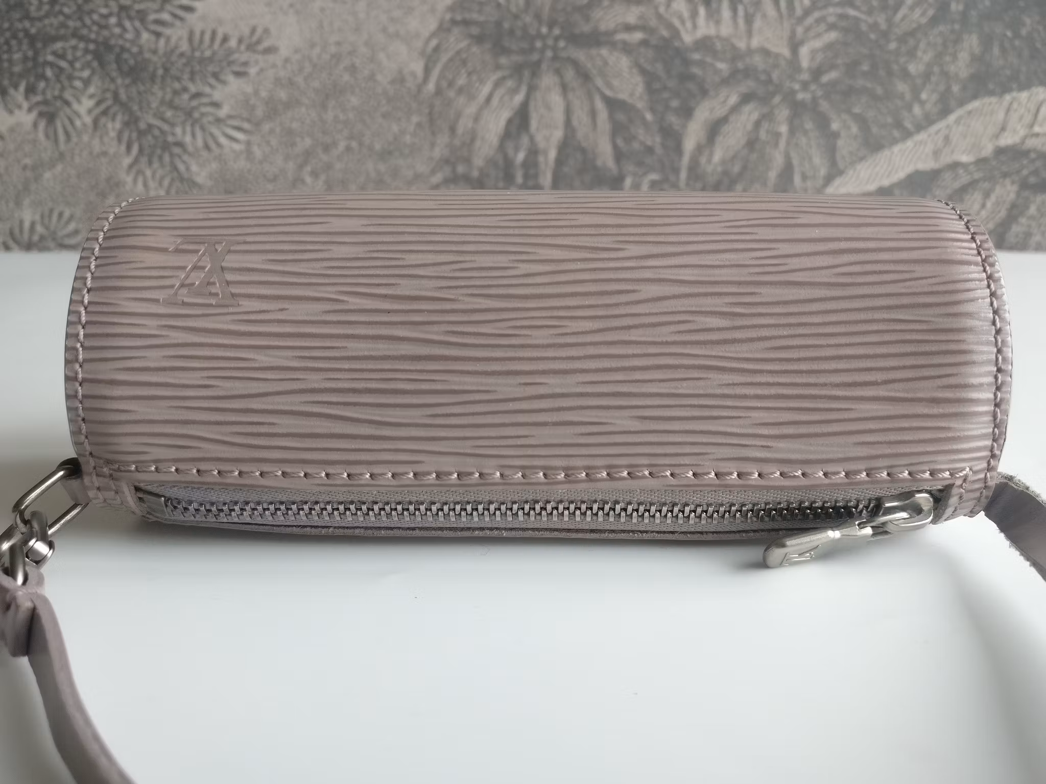 Louis Vuitton Soufflot pochette