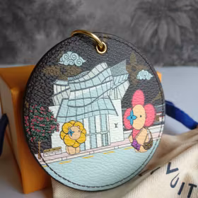 Louis Vuitton Illustre Seoul Bag Charm/Key Holder