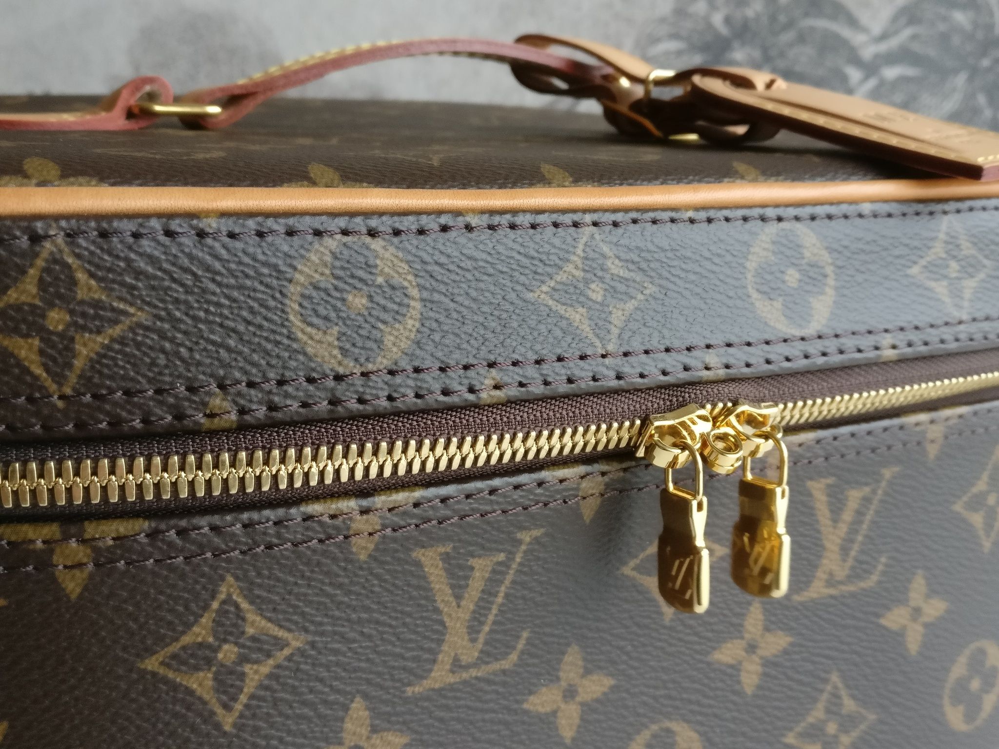 Louis Vuitton Nice Vanity