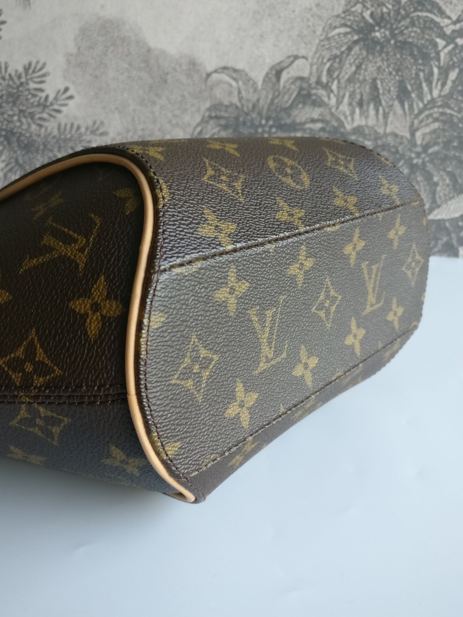 Louis Vuitton Ellipse PM