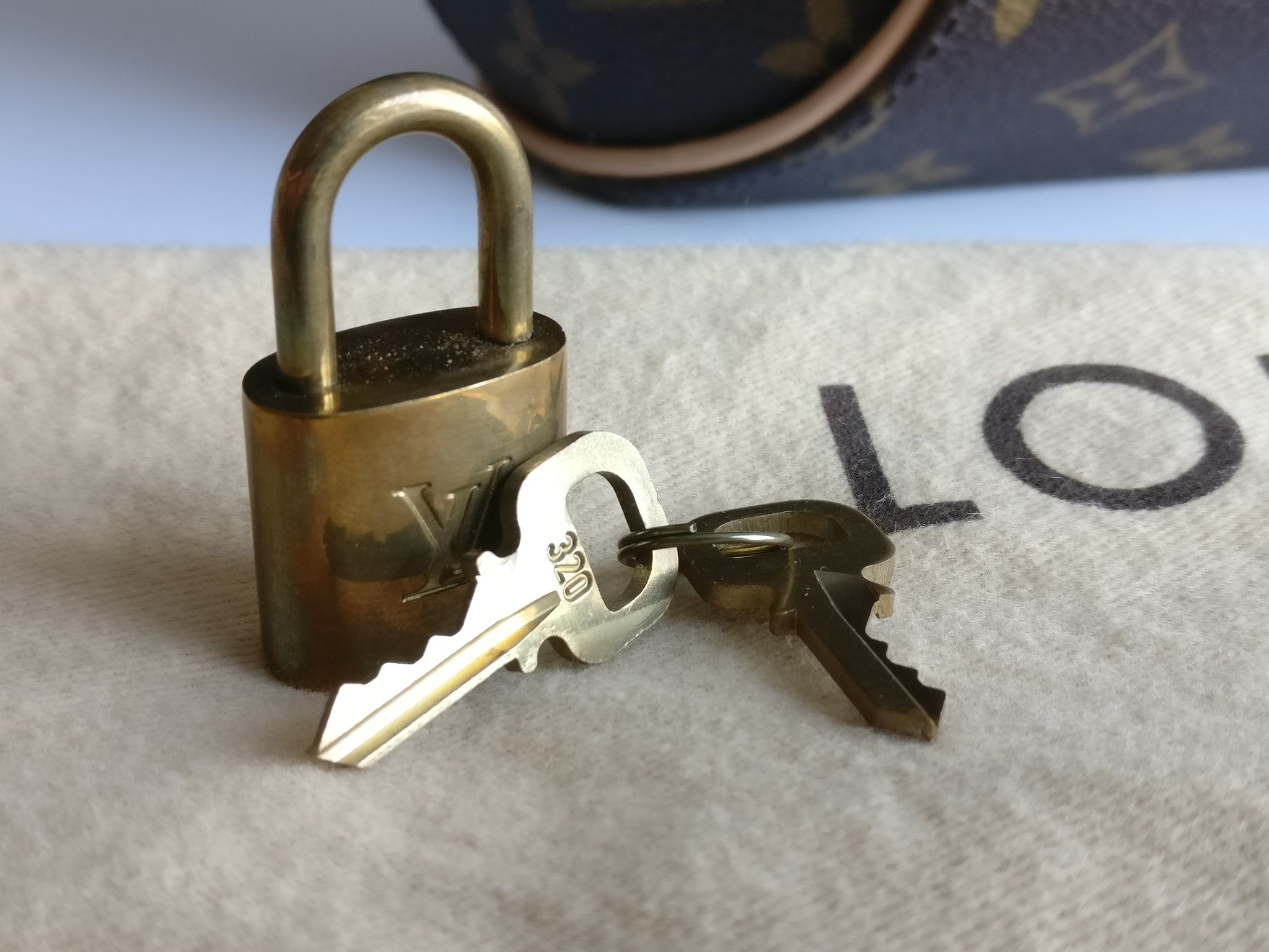 Louis Vuitton Ellipse PM