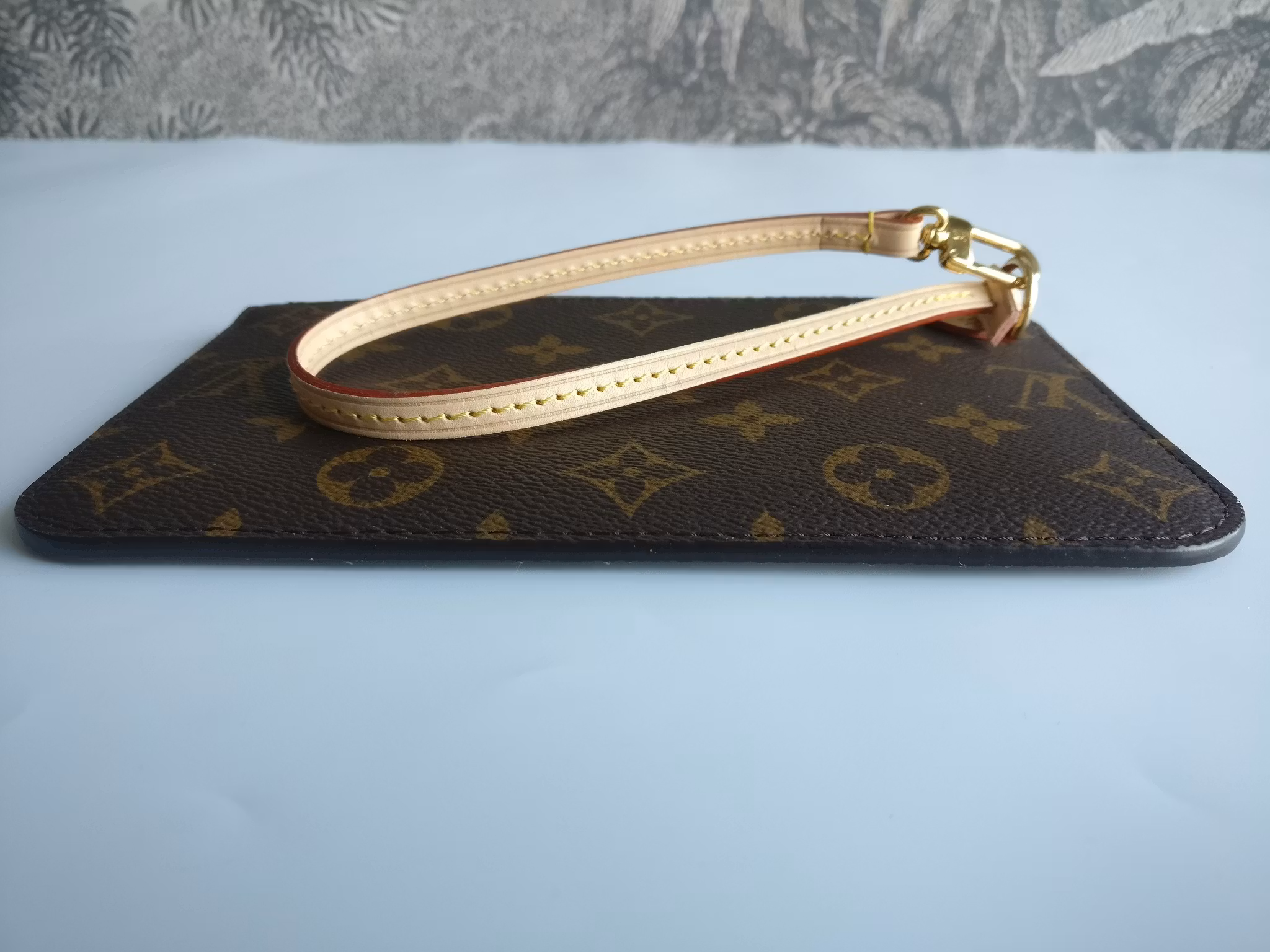 Louis Vuitton Neverfull PM pochette