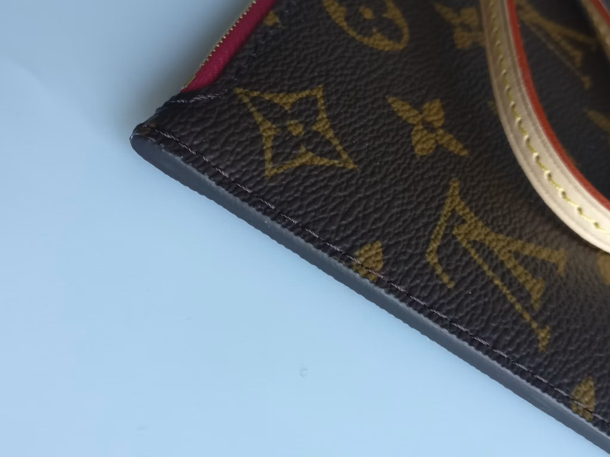 Louis Vuitton Neverfull PM pochette