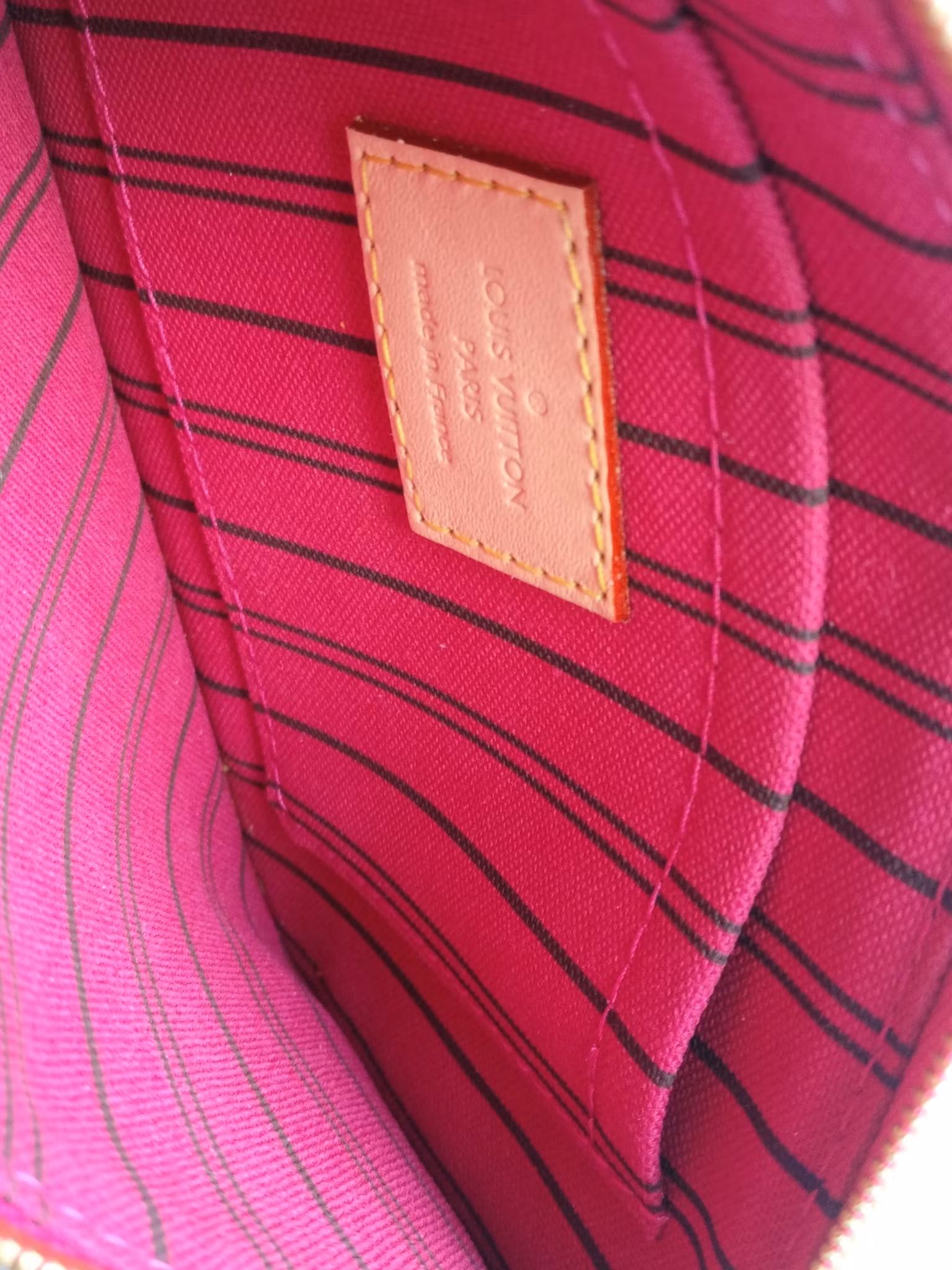 Louis Vuitton Neverfull PM pochette