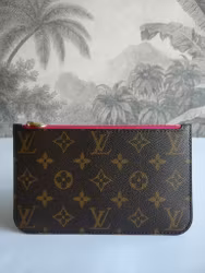 Louis Vuitton Neverfull PM pochette