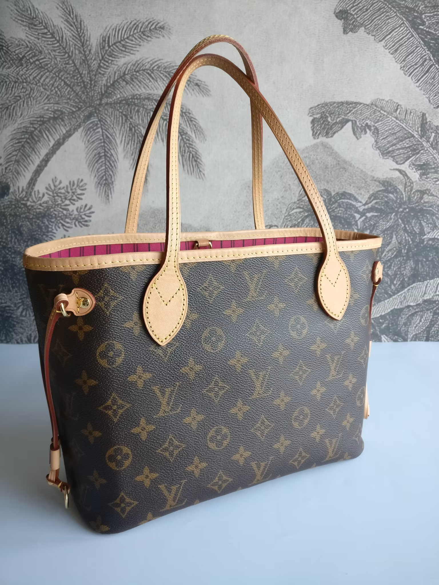 Louis Vuitton Neverfull PM