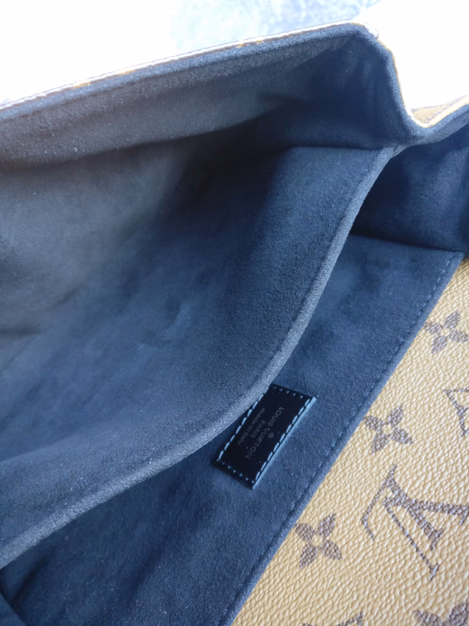 Louis Vuitton Pochette Metis Reverse Monogram