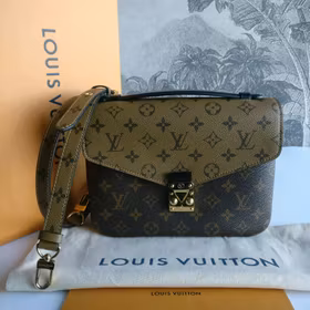 Louis Vuitton Pochette Metis Reverse Monogram