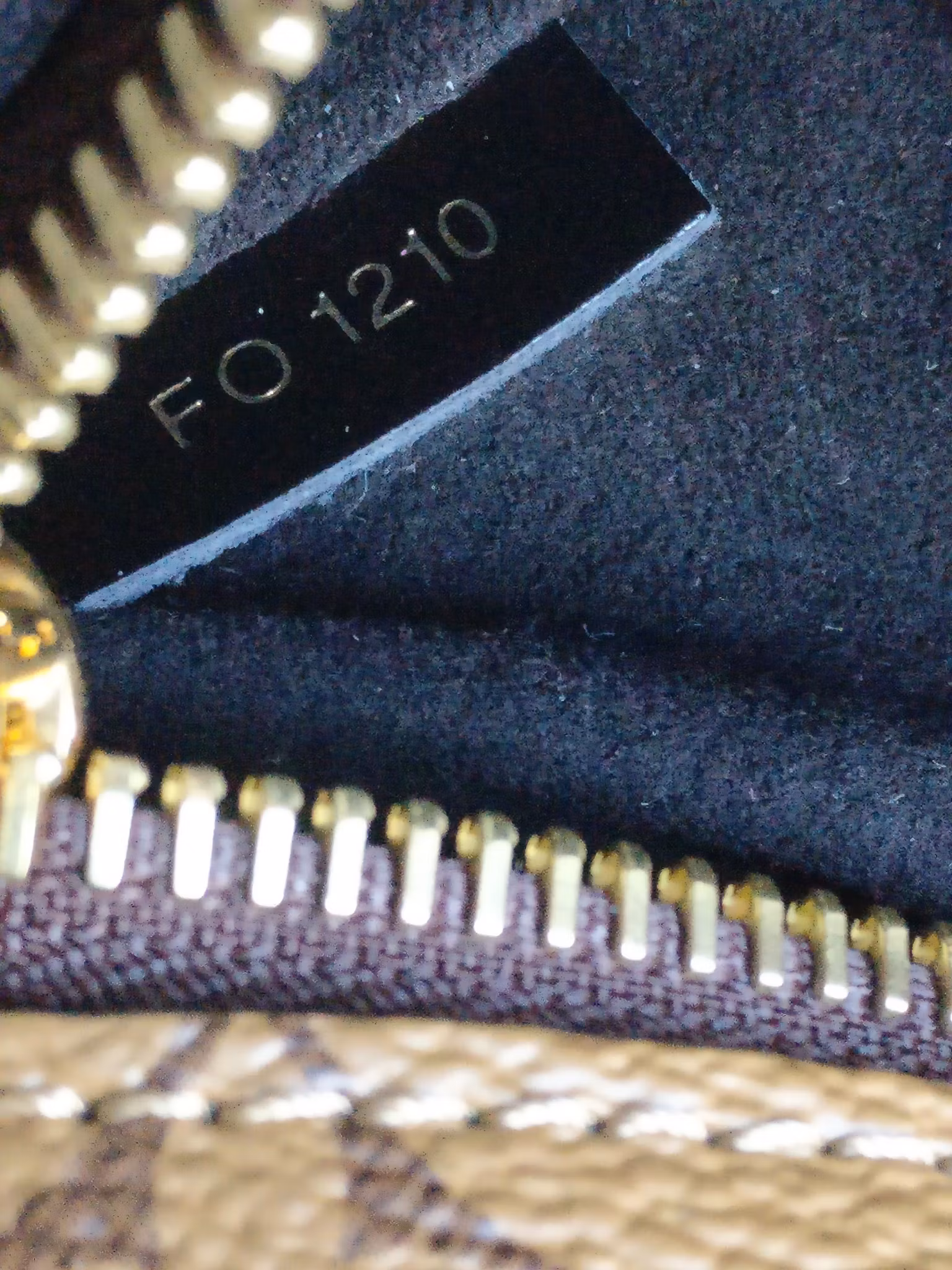 Louis Vuitton Pochette Metis Reverse Monogram