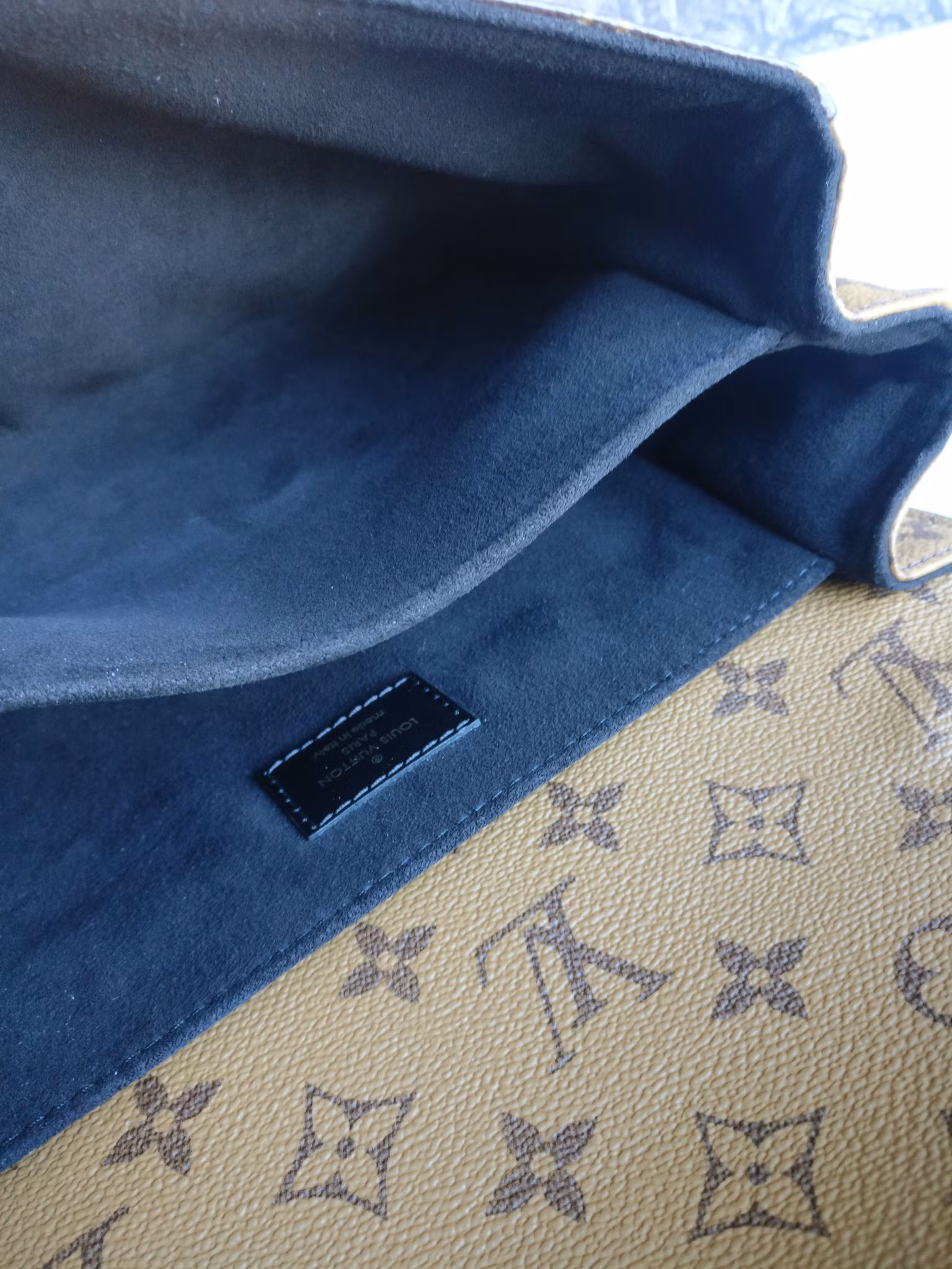 Louis Vuitton Pochette Metis Reverse Monogram