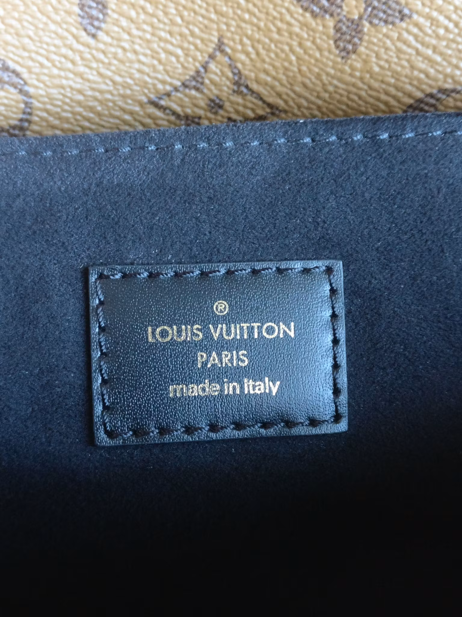 Louis Vuitton Pochette Metis Reverse Monogram