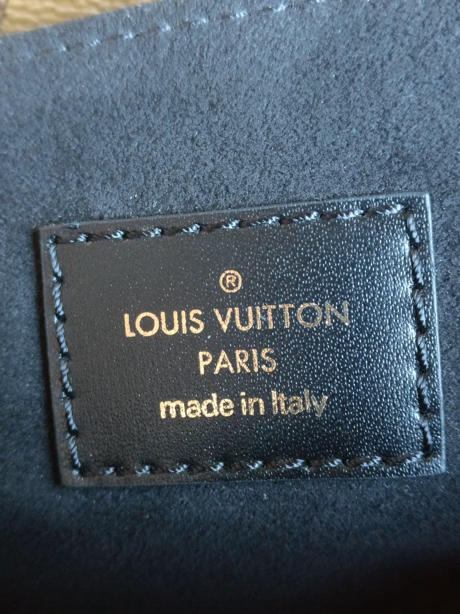 Louis Vuitton Pochette Metis Reverse Monogram