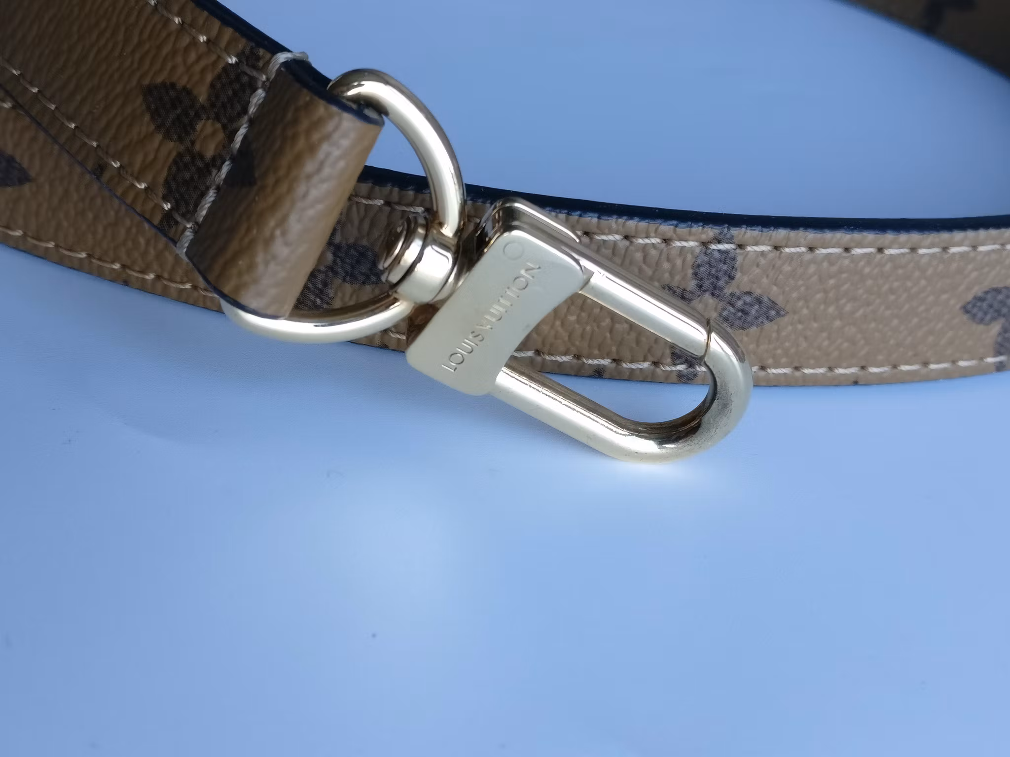 Louis Vuitton Pochette Metis Reverse Monogram