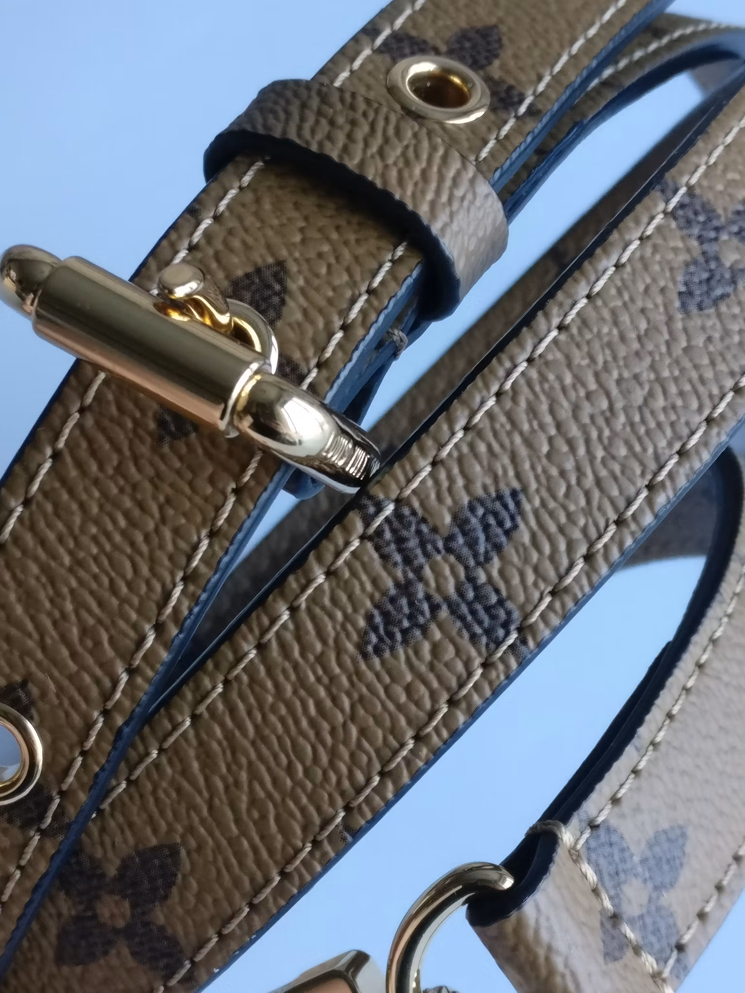 Louis Vuitton Pochette Metis Reverse Monogram