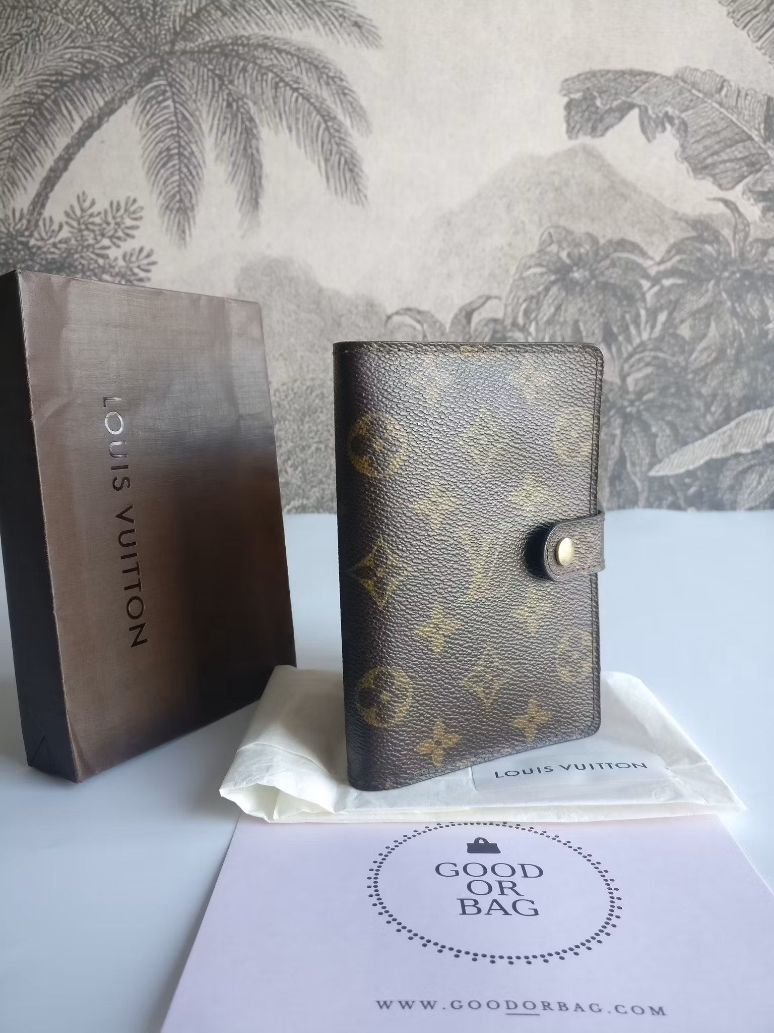 Louis Vuitton Small Ring Agenda Cover