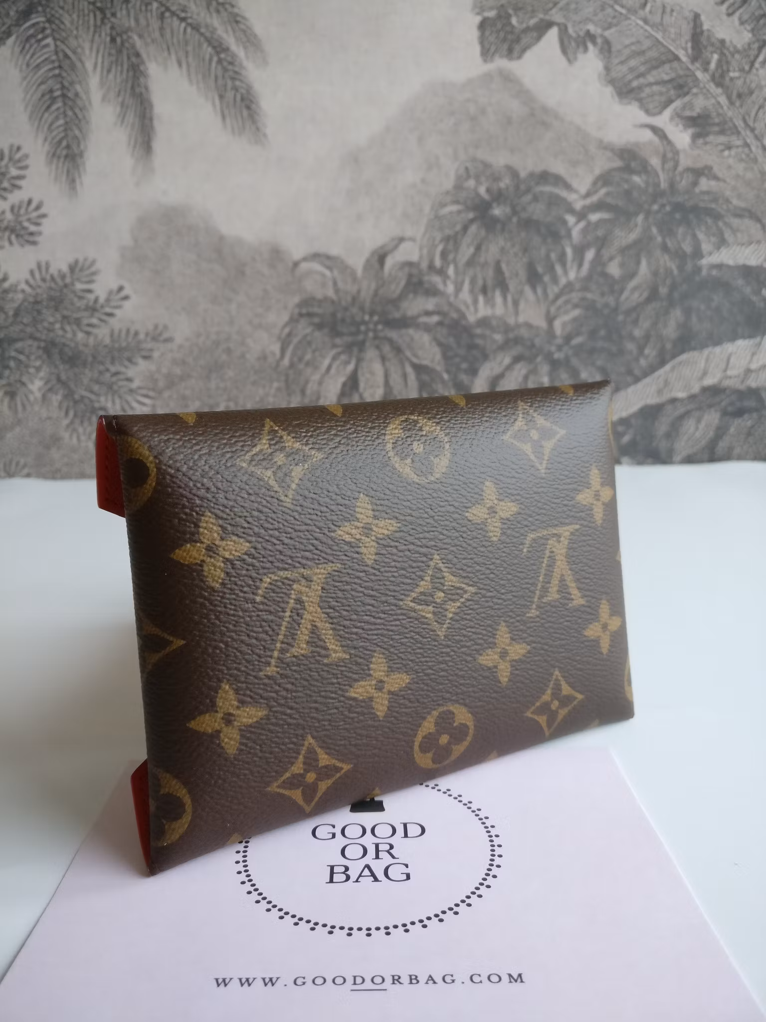Louis Vuitton Kirigami M