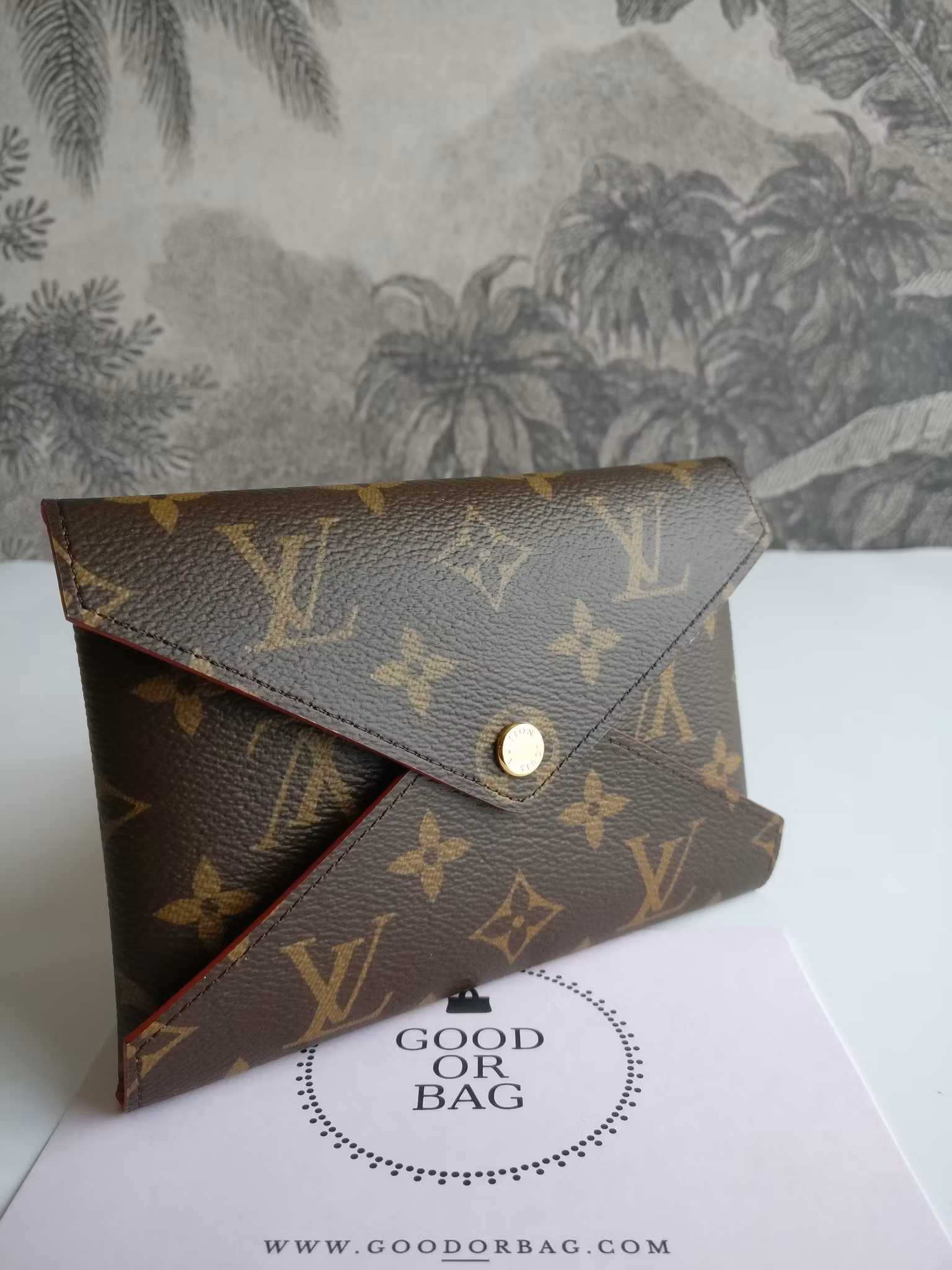 Louis Vuitton Kirigami M