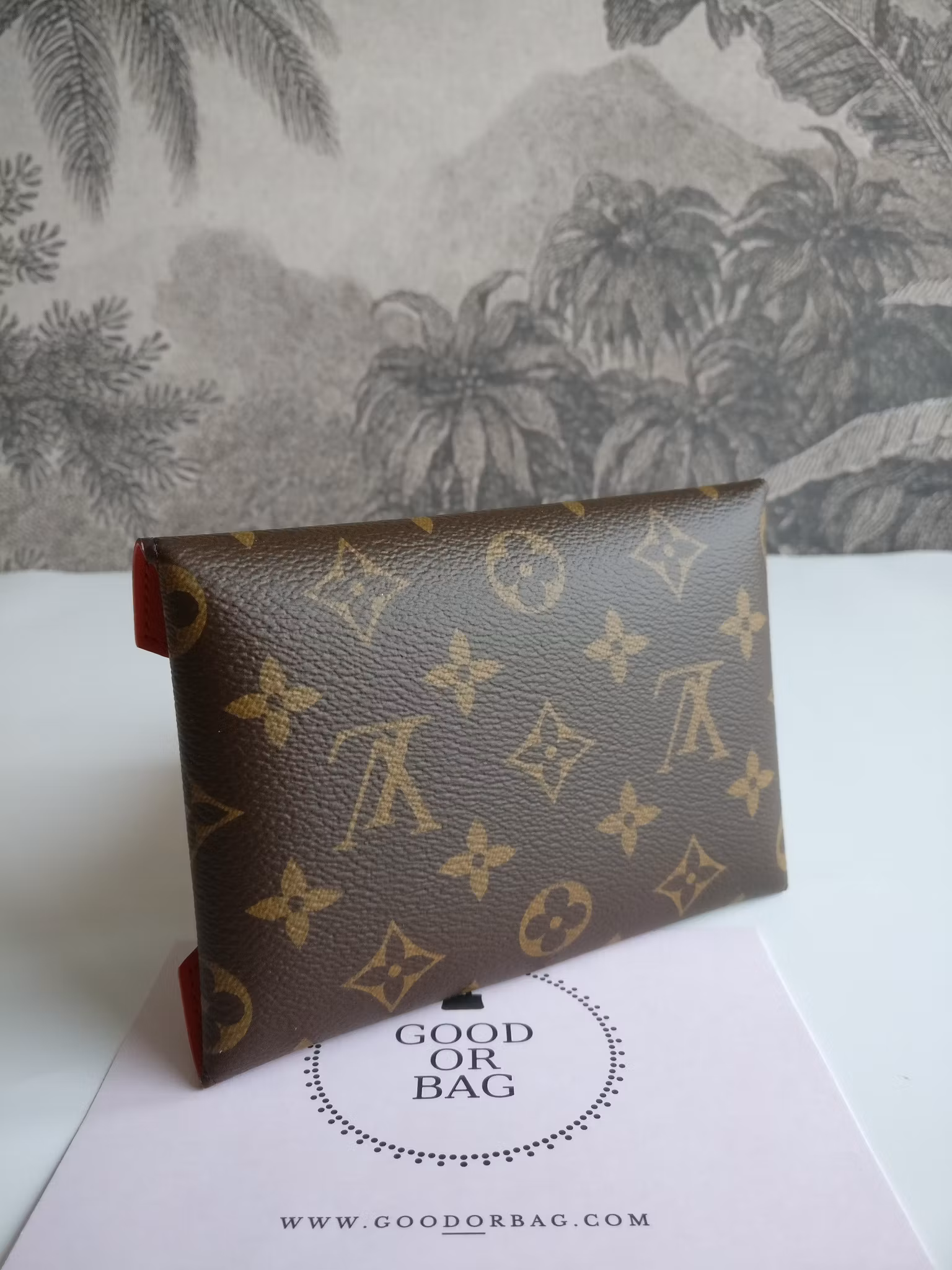 Louis Vuitton Kirigami M