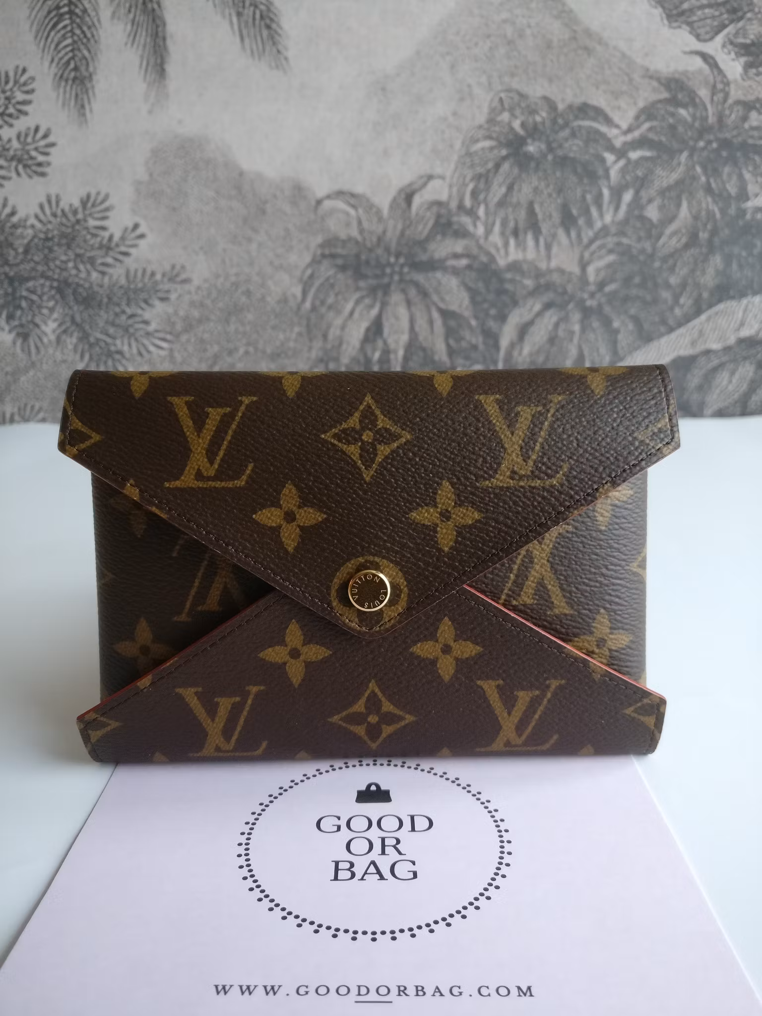 Louis Vuitton Kirigami M