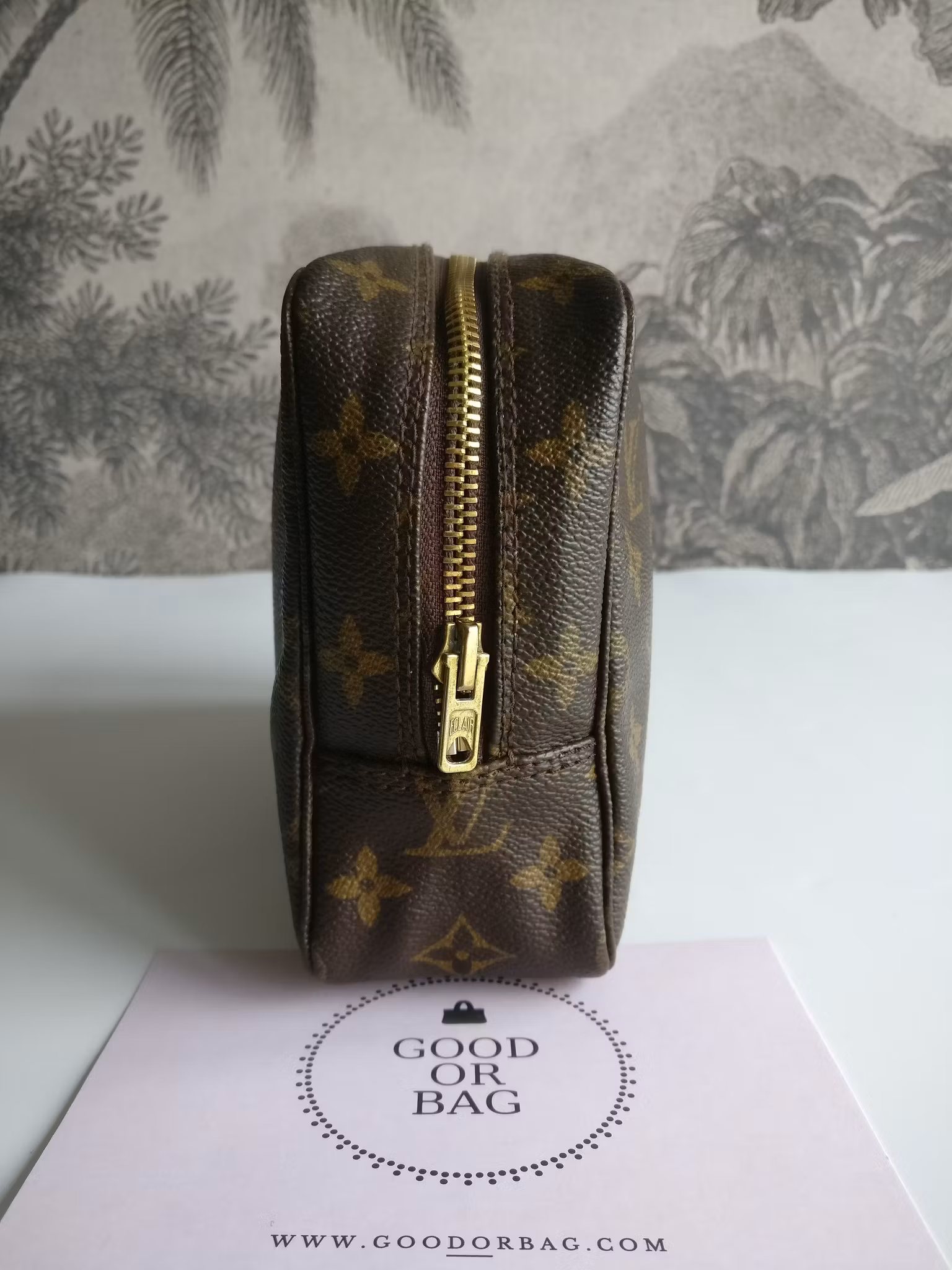 Louis Vuitton Trousse Toilette 23