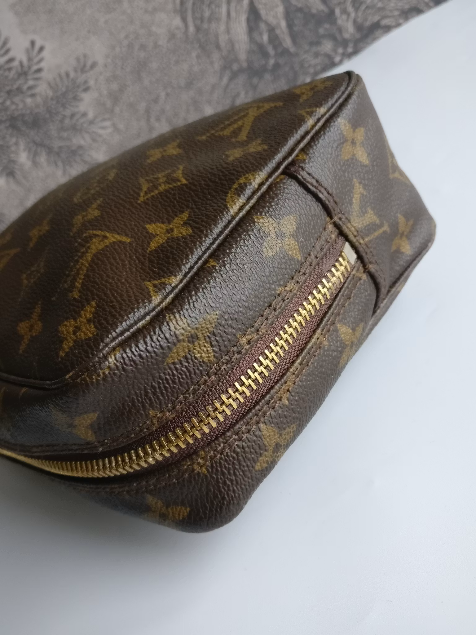 Louis Vuitton Trousse Toilette 23