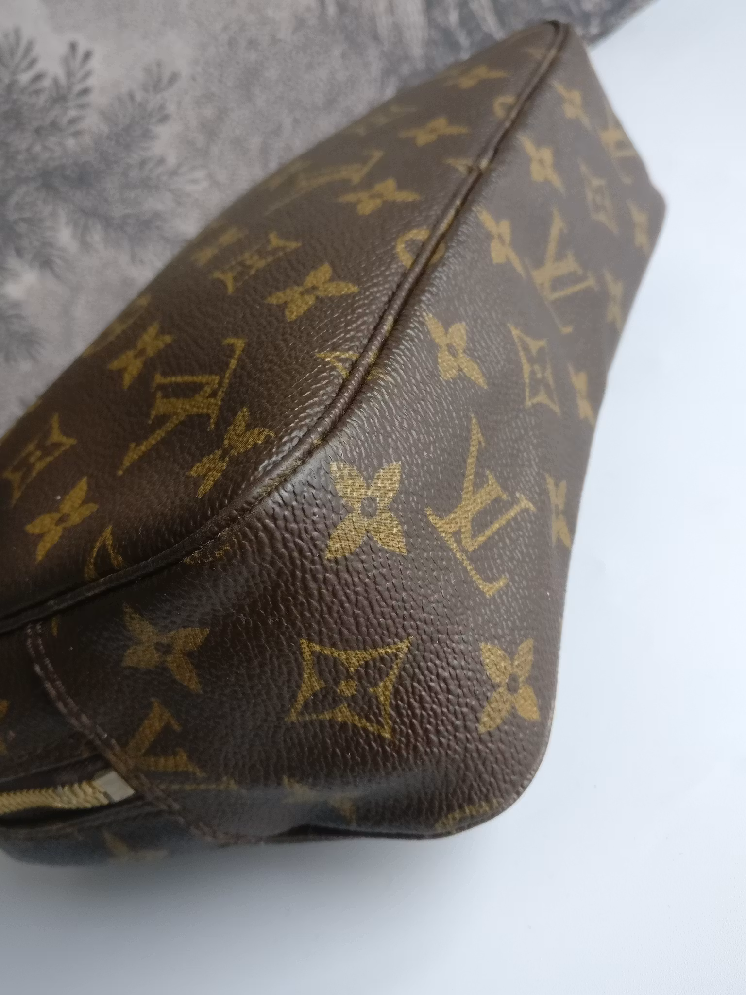 Louis Vuitton Trousse Toilette 23
