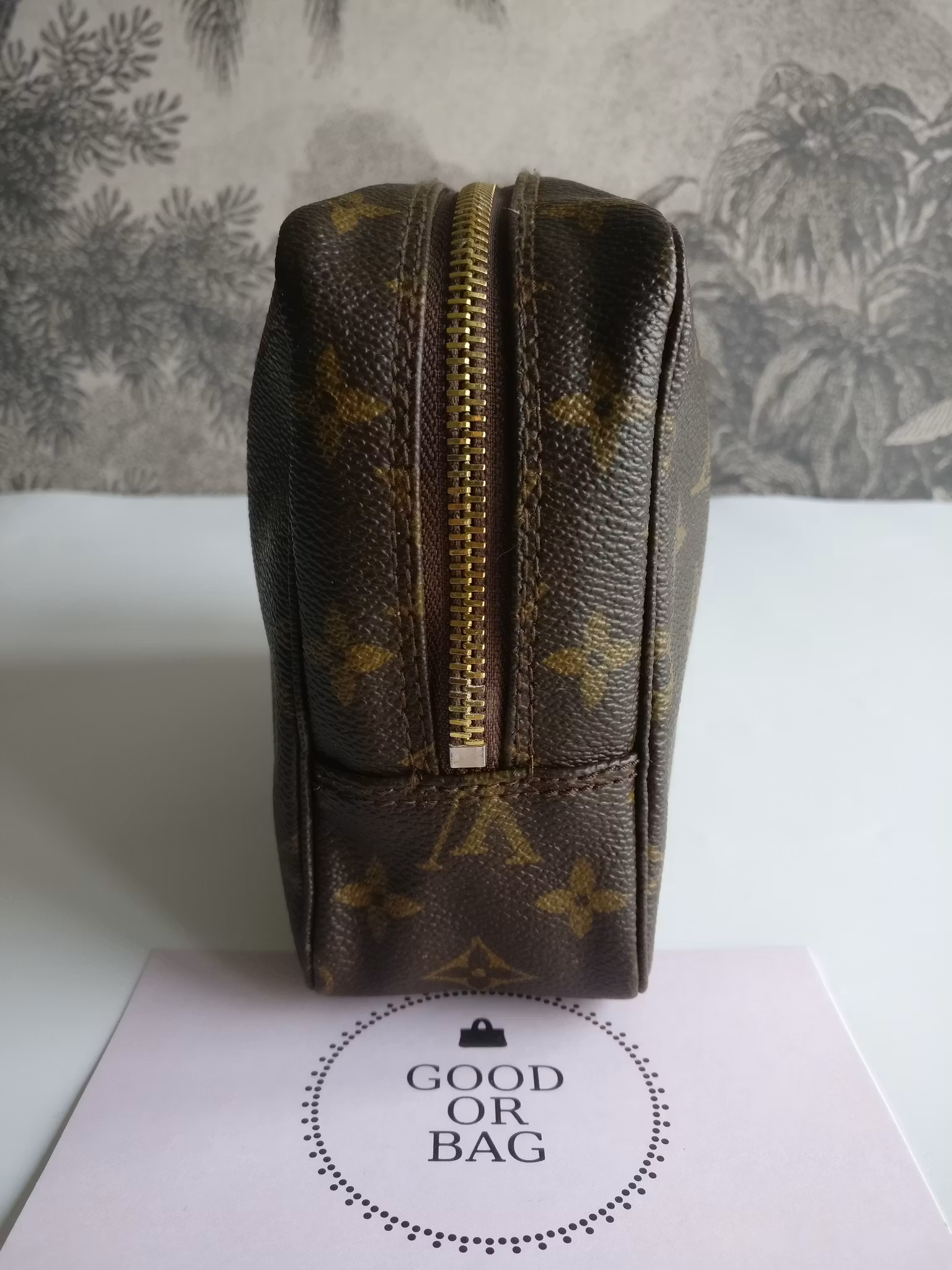 Louis Vuitton Trousse Toilette 23