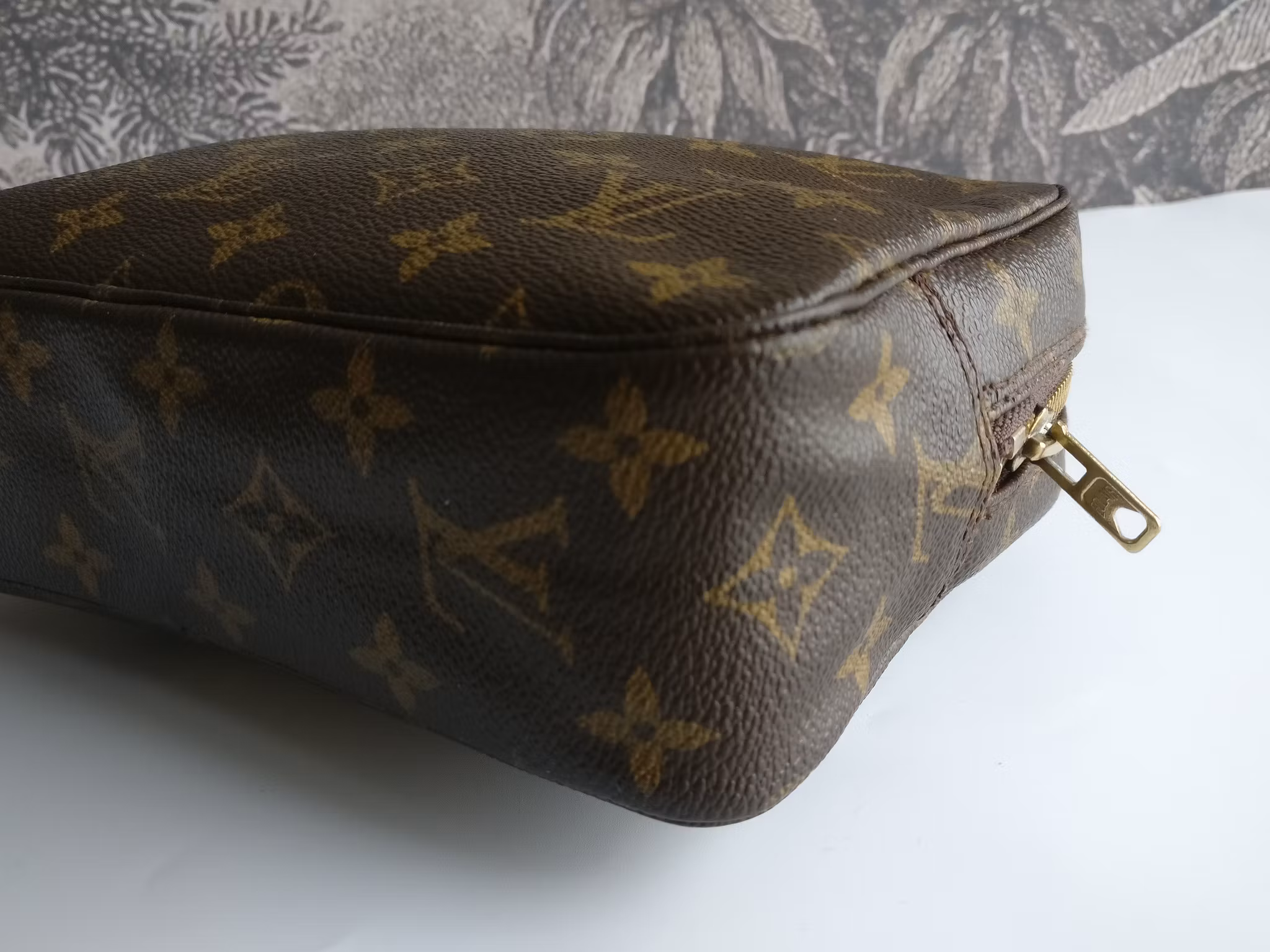 Louis Vuitton Trousse Toilette 23