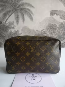 Louis Vuitton Trousse Toilette 23
