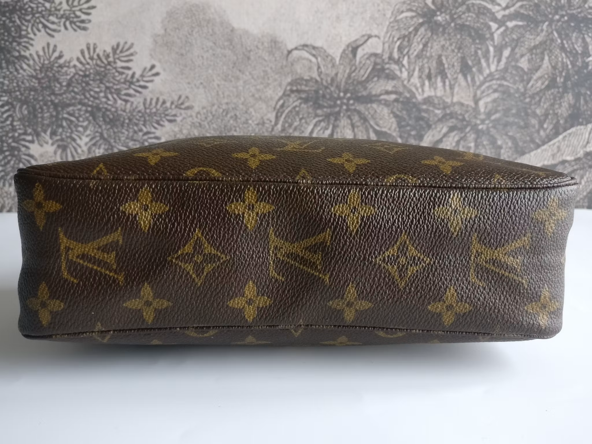 Louis Vuitton Trousse Toilette 23