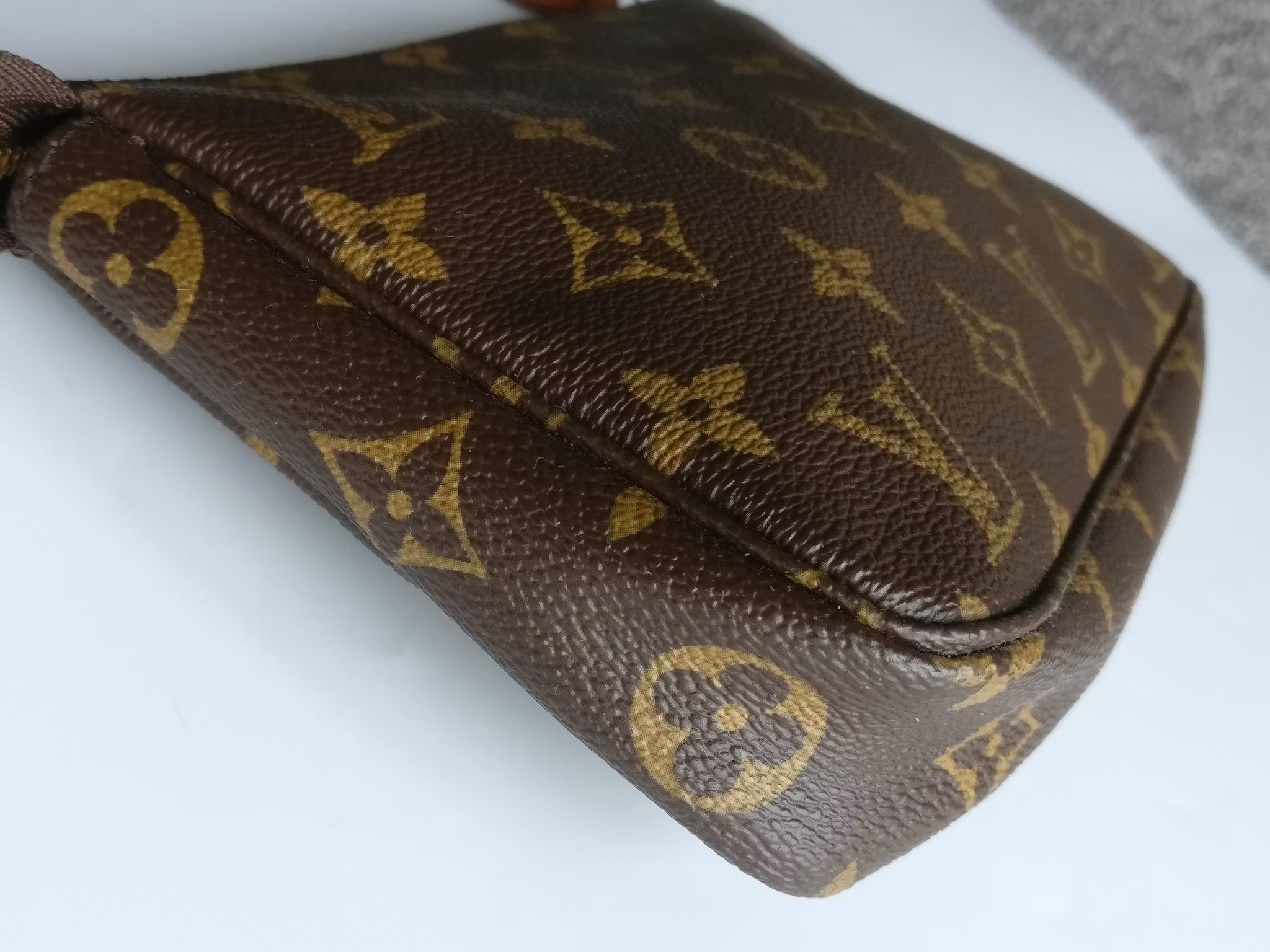 Louis Vuitton Pochette Accessoires