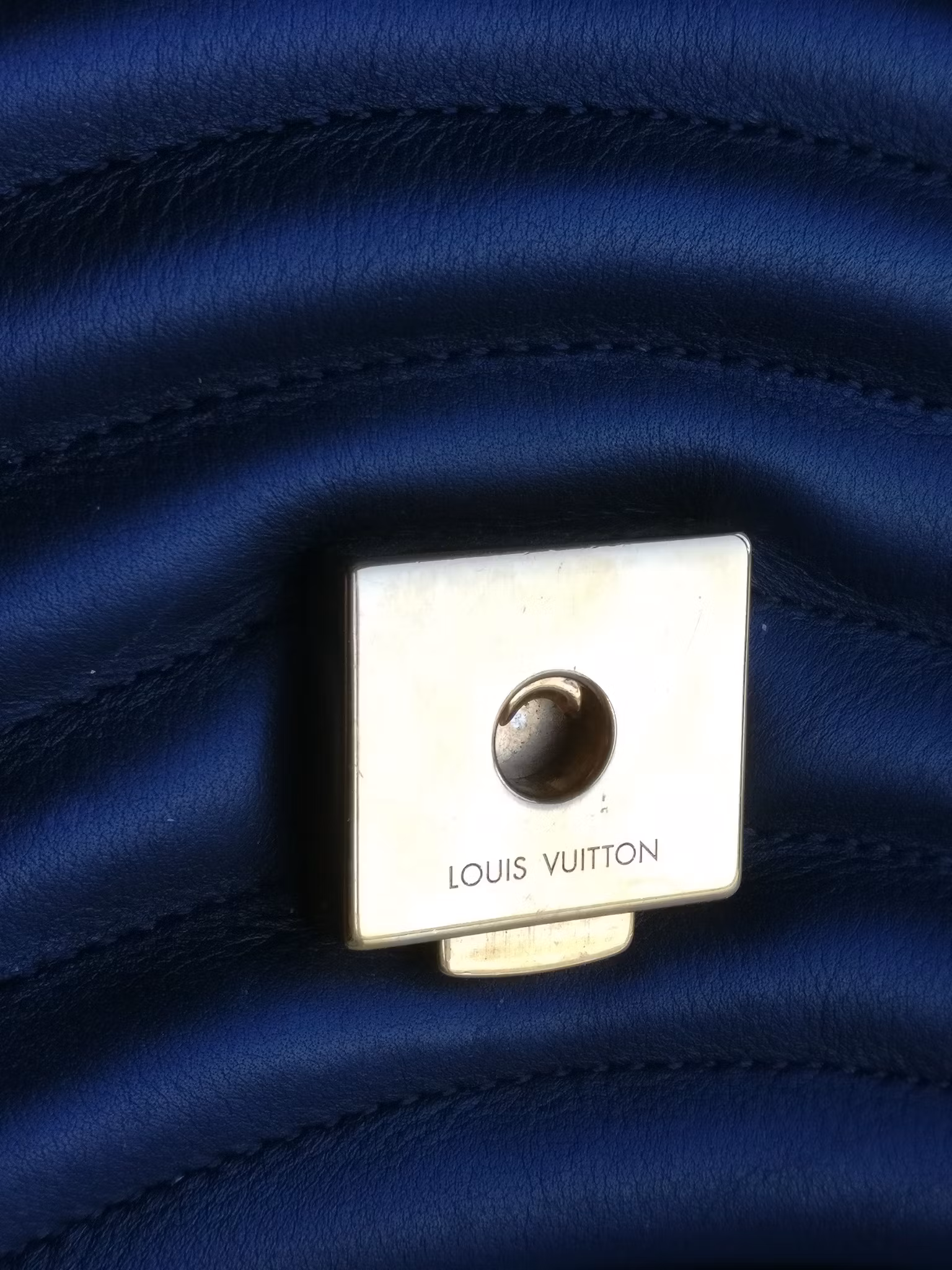Louis Vuitton New Wave Chain Bag MM