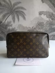 Louis Vuitton Trousse Toilette 28