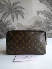 Louis Vuitton Trousse Toilette 28