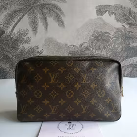 Louis Vuitton Trousse Toilette 28