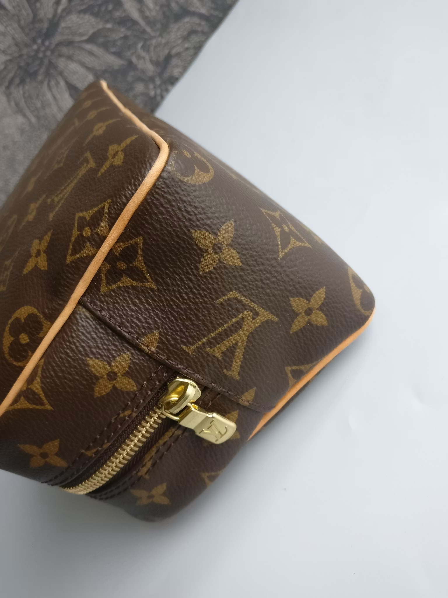 Louis Vuitton Toiletry Bag 25